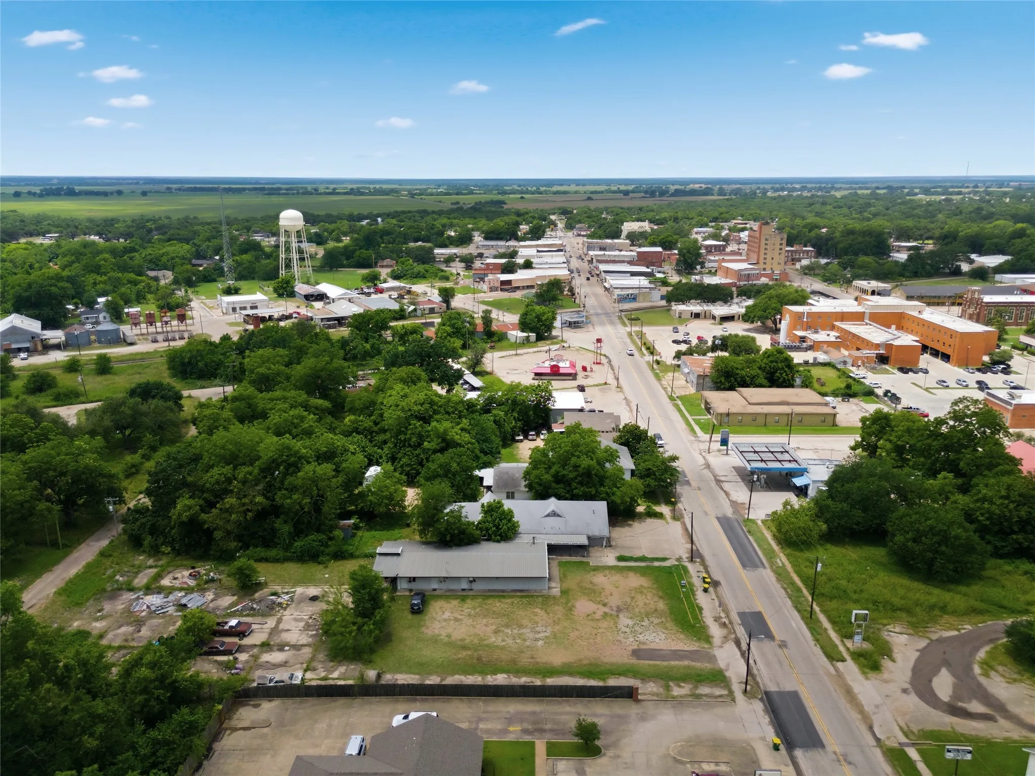 Apartment For Sale in Falls County , 406 Live Oak Street, Marlin, Texas 76661, 2 Bedroom, 0, Garage spaces, 0 Sqft, built in 0, mls#21295316, Real Estate Agent in Marlin, Homes For Sale in Falls county, Homes For Sale in Marlin, Realtor in Marlin Texas, Real Estate Brokerage Independent Realty Texas, Luminita Cordes Realtor