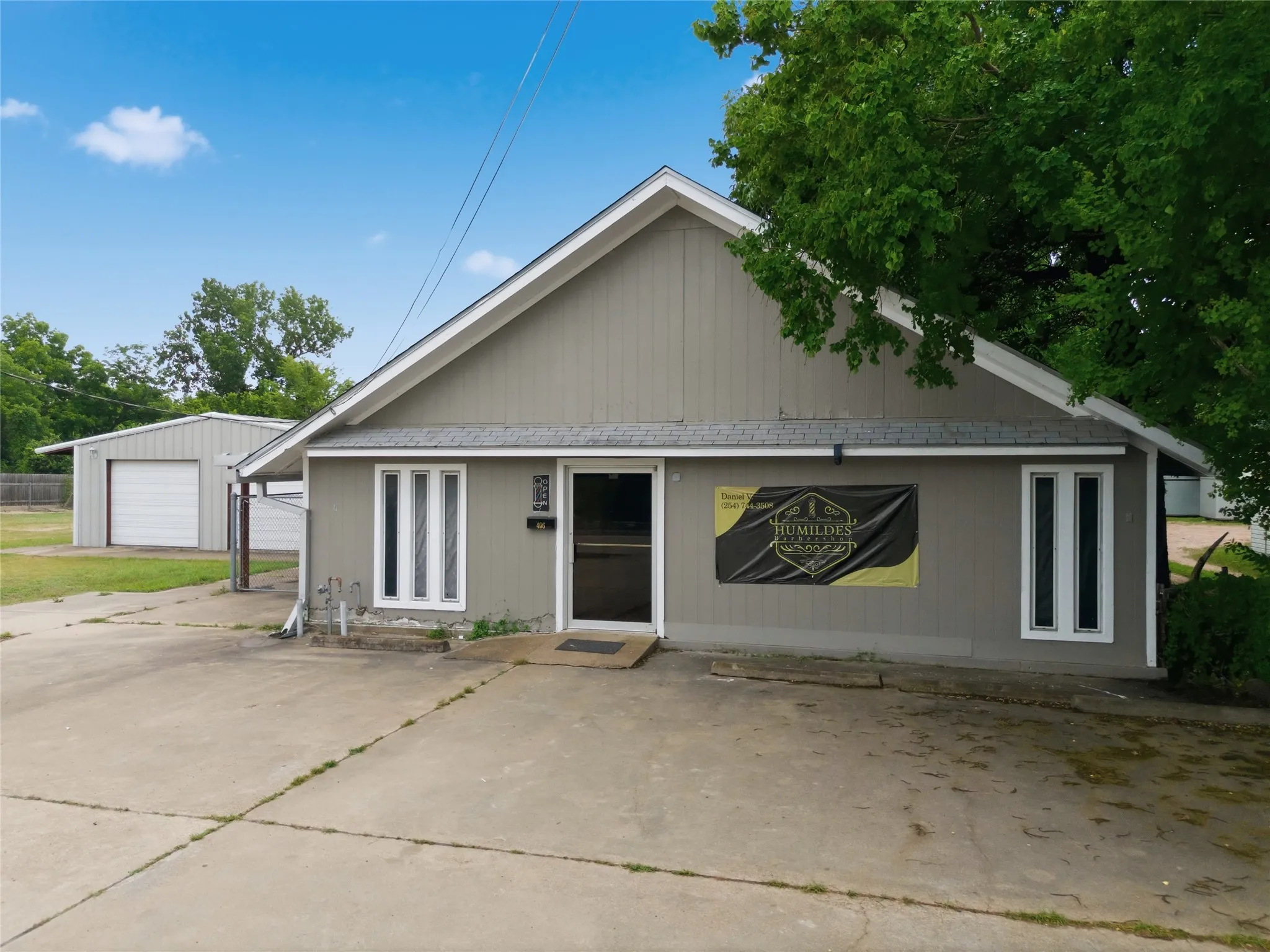 Apartment For Sale in Falls County , 406 Live Oak Street, Marlin, Texas 76661, 2 Bedroom, 0, Garage spaces, 0 Sqft, built in 0, mls#21295316, Real Estate Agent in Marlin, Homes For Sale in Falls county, Homes For Sale in Marlin, Realtor in Marlin Texas, Real Estate Brokerage Independent Realty Texas, Luminita Cordes Realtor