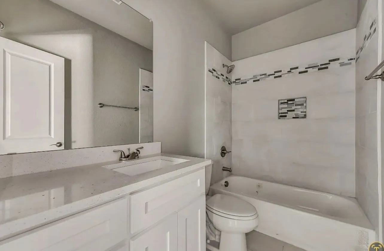 Single Family Residence For Sale in Tarrant County , 1901 Kelly Street, Fort Worth, Texas 76104, 3 Bedroom, 2 Bathroom, 1 Garage spaces, 1,978 Sqft, built in 2022, mls#21295378, Real Estate Agent in Fort Worth, Homes For Sale in Tarrant county, Homes For Sale in Fort Worth, Realtor in Fort Worth Texas, Real Estate Brokerage Independent Realty Texas, Luminita Cordes Realtor