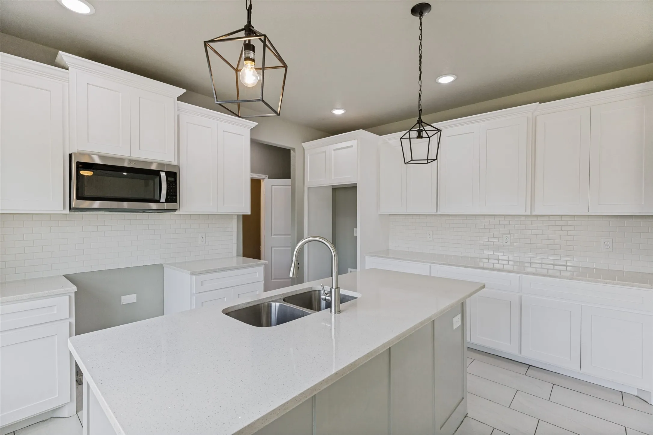 Single Family Residence For Sale in Tarrant County , 1901 Kelly Street, Fort Worth, Texas 76104, 3 Bedroom, 2 Bathroom, 1 Garage spaces, 1,978 Sqft, built in 2022, mls#21295378, Real Estate Agent in Fort Worth, Homes For Sale in Tarrant county, Homes For Sale in Fort Worth, Realtor in Fort Worth Texas, Real Estate Brokerage Independent Realty Texas, Luminita Cordes Realtor