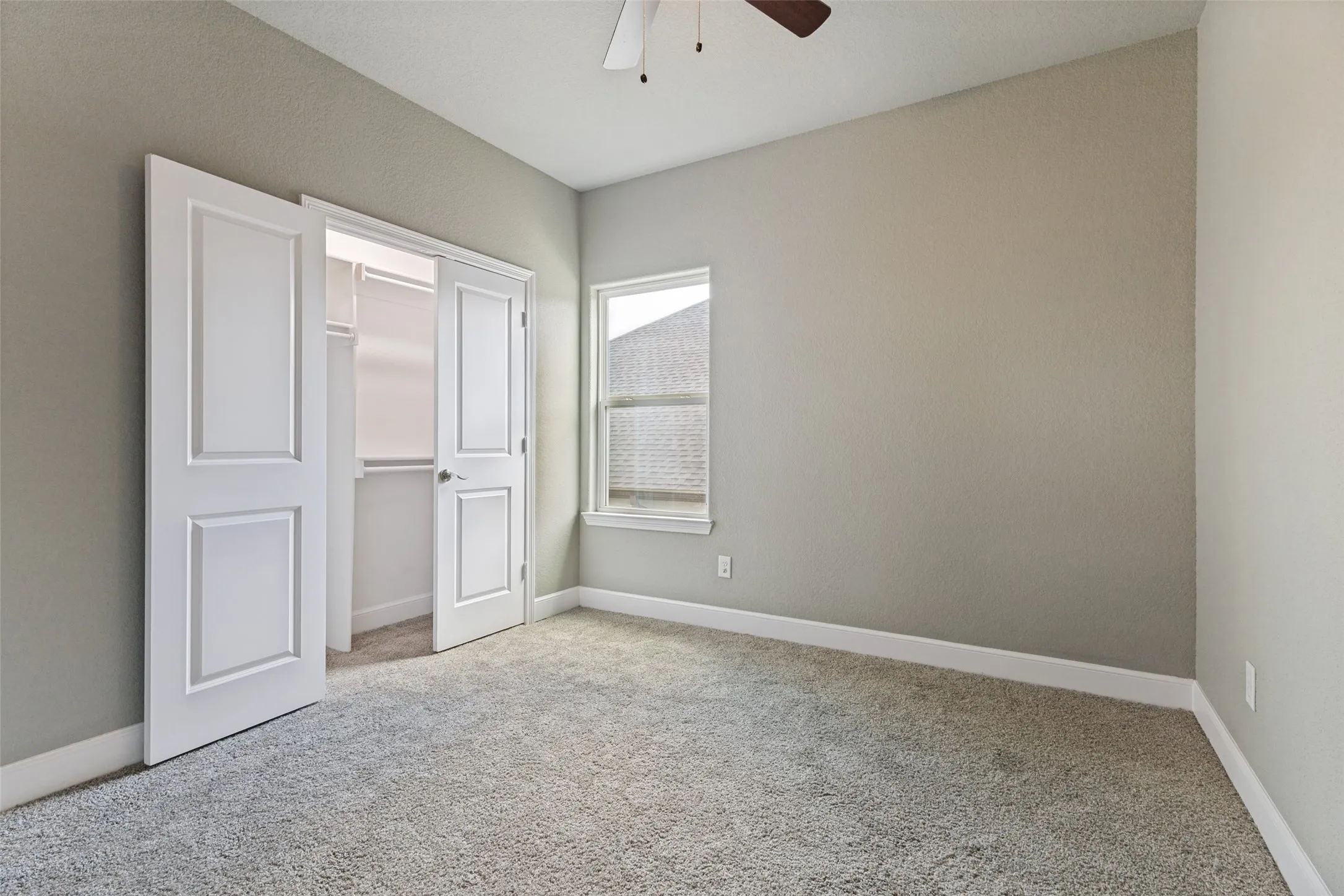 Single Family Residence For Sale in Tarrant County , 1901 Kelly Street, Fort Worth, Texas 76104, 3 Bedroom, 2 Bathroom, 1 Garage spaces, 1,978 Sqft, built in 2022, mls#21295378, Real Estate Agent in Fort Worth, Homes For Sale in Tarrant county, Homes For Sale in Fort Worth, Realtor in Fort Worth Texas, Real Estate Brokerage Independent Realty Texas, Luminita Cordes Realtor