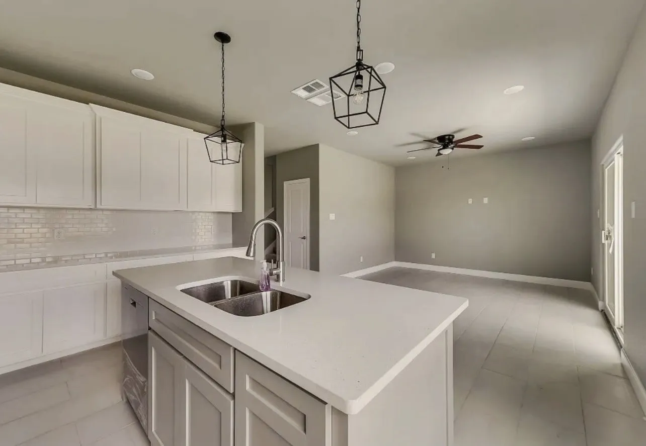 Single Family Residence For Sale in Tarrant County , 1901 Kelly Street, Fort Worth, Texas 76104, 3 Bedroom, 2 Bathroom, 1 Garage spaces, 1,978 Sqft, built in 2022, mls#21295378, Real Estate Agent in Fort Worth, Homes For Sale in Tarrant county, Homes For Sale in Fort Worth, Realtor in Fort Worth Texas, Real Estate Brokerage Independent Realty Texas, Luminita Cordes Realtor