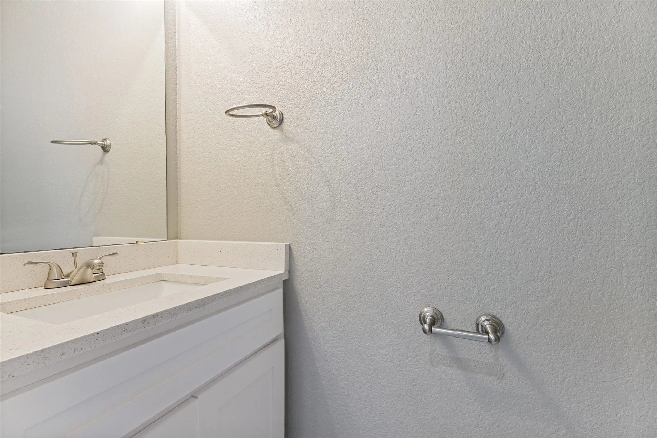 Single Family Residence For Sale in Tarrant County , 1901 Kelly Street, Fort Worth, Texas 76104, 3 Bedroom, 2 Bathroom, 1 Garage spaces, 1,978 Sqft, built in 2022, mls#21295378, Real Estate Agent in Fort Worth, Homes For Sale in Tarrant county, Homes For Sale in Fort Worth, Realtor in Fort Worth Texas, Real Estate Brokerage Independent Realty Texas, Luminita Cordes Realtor