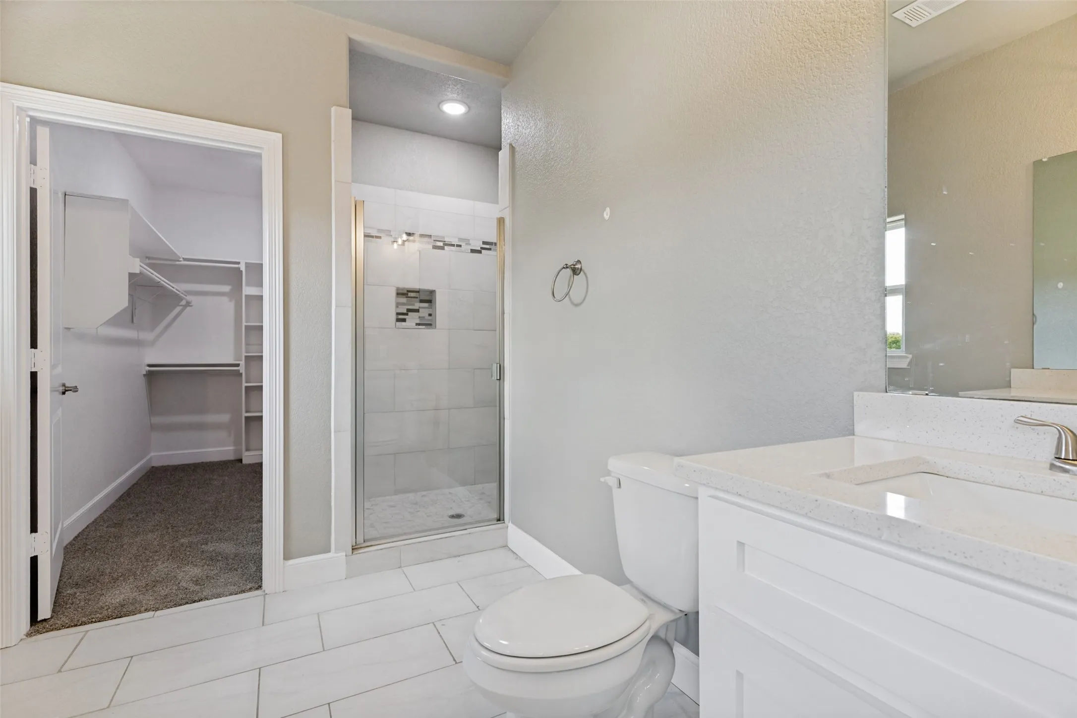 Single Family Residence For Sale in Tarrant County , 1901 Kelly Street, Fort Worth, Texas 76104, 3 Bedroom, 2 Bathroom, 1 Garage spaces, 1,978 Sqft, built in 2022, mls#21295378, Real Estate Agent in Fort Worth, Homes For Sale in Tarrant county, Homes For Sale in Fort Worth, Realtor in Fort Worth Texas, Real Estate Brokerage Independent Realty Texas, Luminita Cordes Realtor