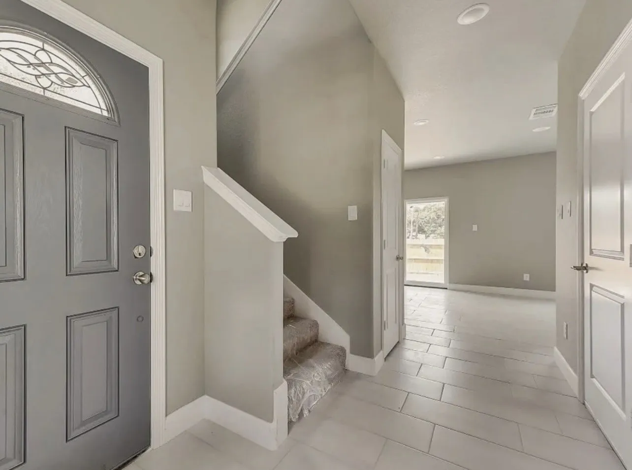 Single Family Residence For Sale in Tarrant County , 1901 Kelly Street, Fort Worth, Texas 76104, 3 Bedroom, 2 Bathroom, 1 Garage spaces, 1,978 Sqft, built in 2022, mls#21295378, Real Estate Agent in Fort Worth, Homes For Sale in Tarrant county, Homes For Sale in Fort Worth, Realtor in Fort Worth Texas, Real Estate Brokerage Independent Realty Texas, Luminita Cordes Realtor