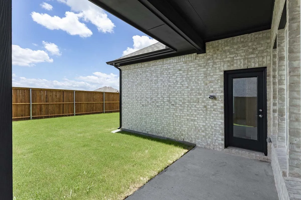 22-5620-chevalier-celina-tx-covered-patio-backyard
