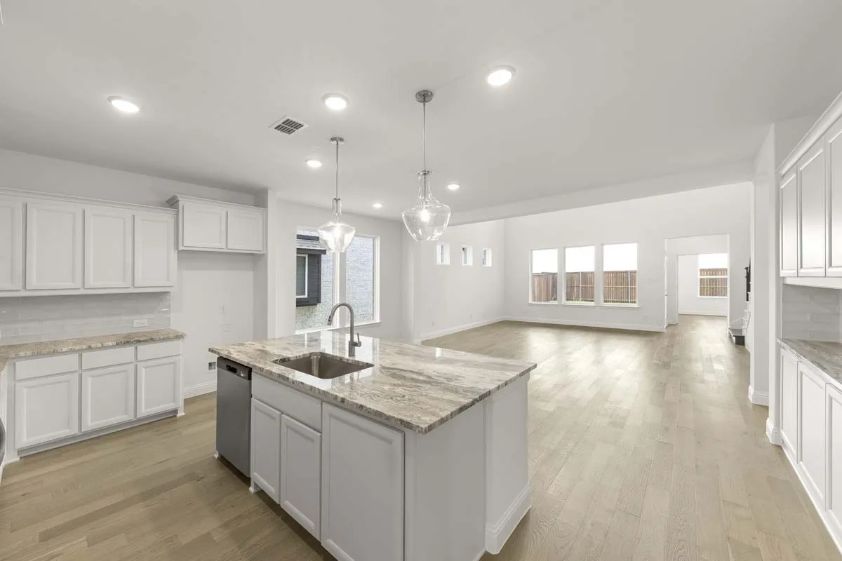 03-5620-chevalier-celina-tx-open-kitchen-living-area