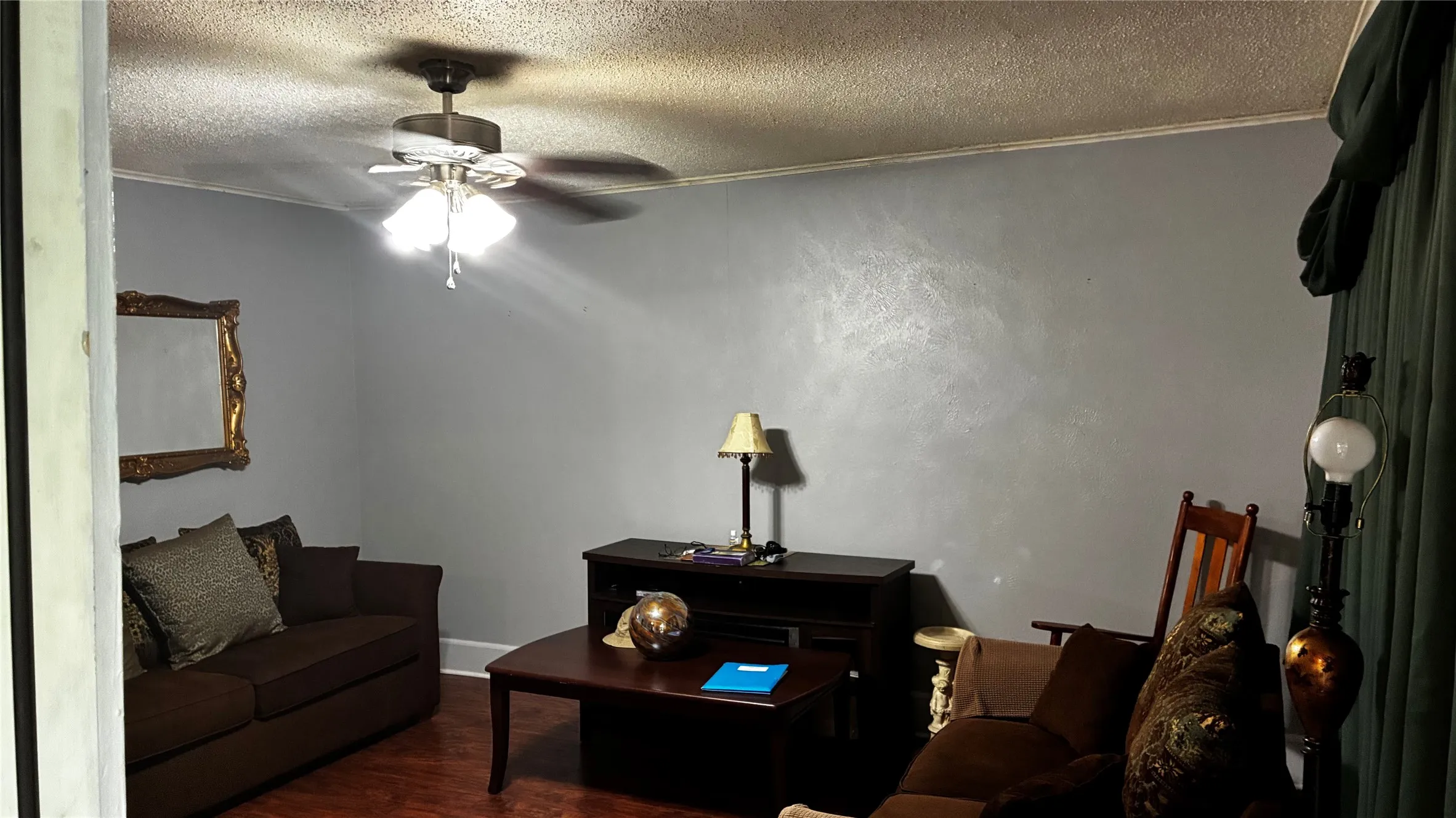 Single Family Residence For Sale in Dallas County , 1018 E Woodin Boulevard, Dallas, Texas 75216, 2 Bedrooms, 1 Bathroom, Garage spaces, 1,008 Sqft, built in 1936, Price $160,000, mls#21295396, Real Estate Agent in Dallas, Homes For Sale in Dallas county, Homes For Sale in Dallas, Realtor in Dallas Texas, Real Estate Brokerage Independent Realty Texas, Luminita Cordes Realtor