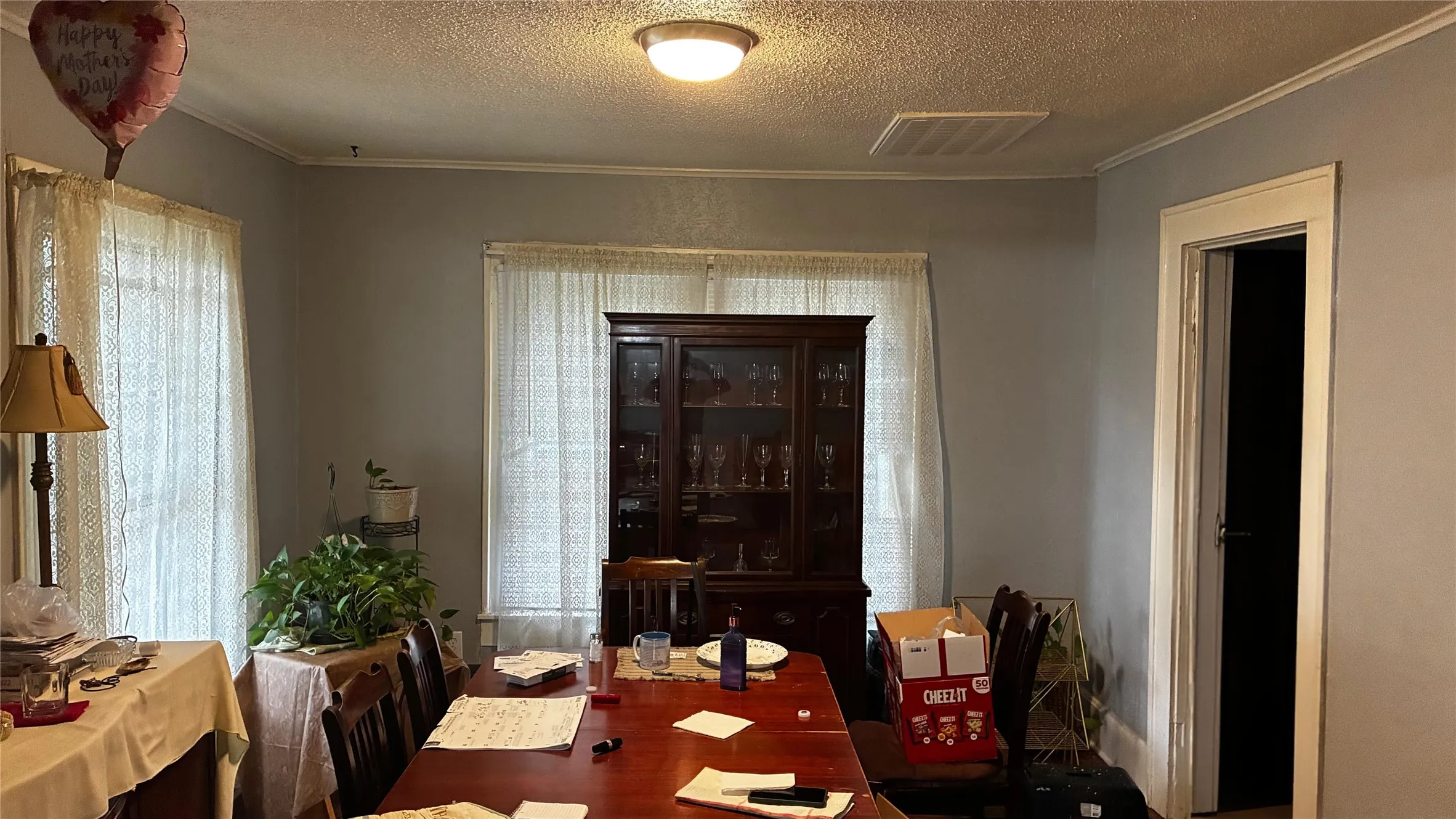 Single Family Residence For Sale in Dallas County , 1018 E Woodin Boulevard, Dallas, Texas 75216, 2 Bedrooms, 1 Bathroom, Garage spaces, 1,008 Sqft, built in 1936, Price $160,000, mls#21295396, Real Estate Agent in Dallas, Homes For Sale in Dallas county, Homes For Sale in Dallas, Realtor in Dallas Texas, Real Estate Brokerage Independent Realty Texas, Luminita Cordes Realtor