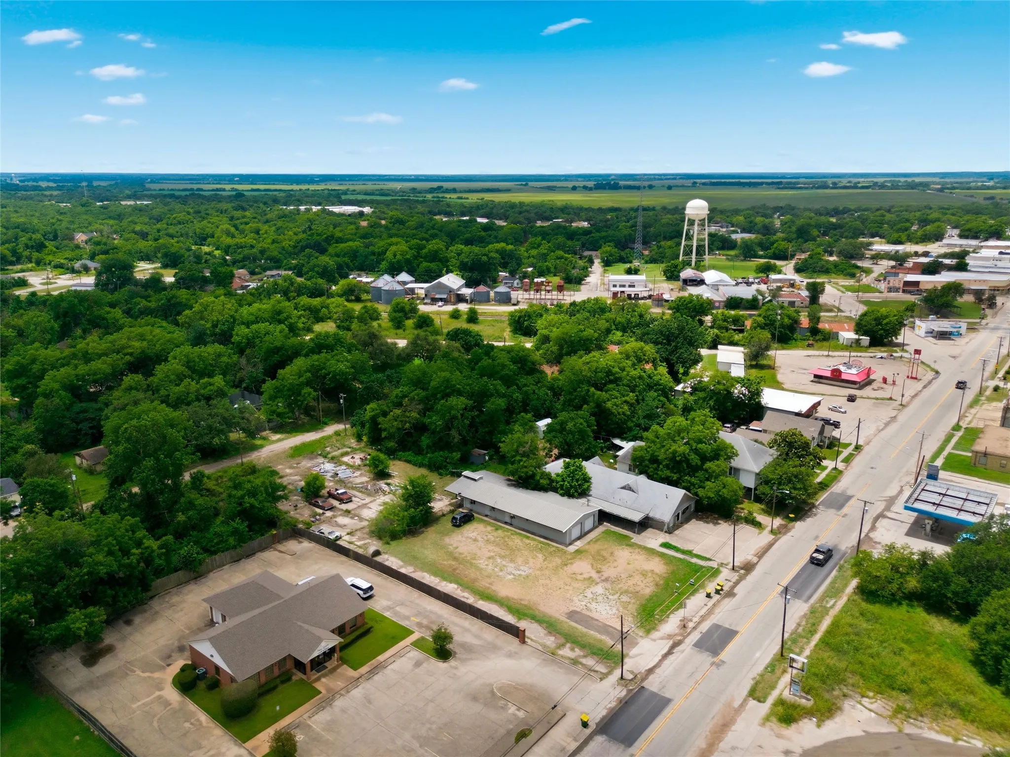 For Sale in Falls County , 408 Live Oak St Street, Marlin, Texas 76661, 0, 0, Garage spaces, 0 Sqft, built in 0, mls#21295394, Real Estate Agent in Marlin, Homes For Sale in Falls county, Homes For Sale in Marlin, Realtor in Marlin Texas, Real Estate Brokerage Independent Realty Texas, Luminita Cordes Realtor