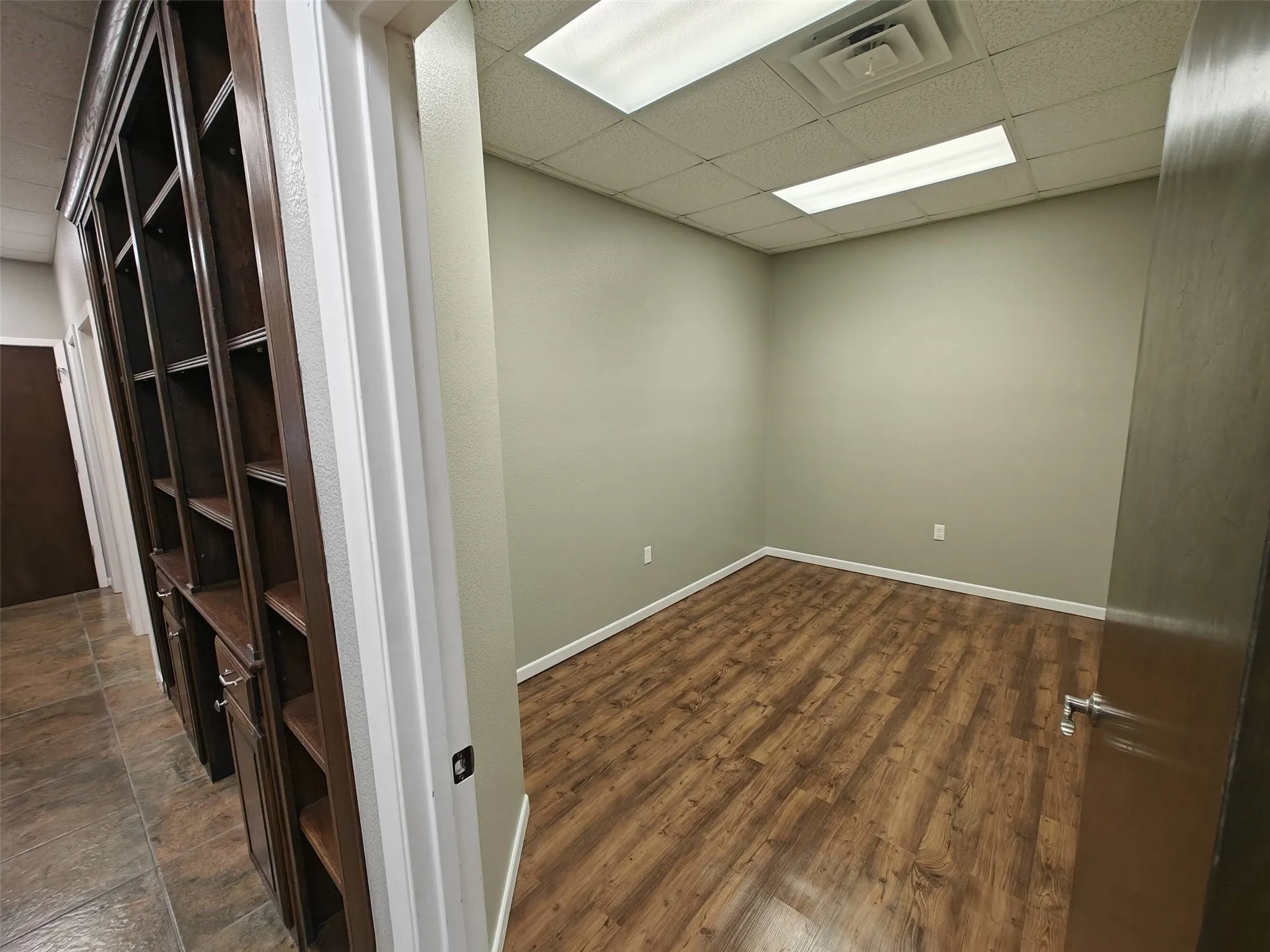 Retail For Sale in Grayson County , 2121 N Fm 1417, Sherman, Texas 75092, 0, 0, Garage spaces, 0 Sqft, built in 1983, mls#21294842, Real Estate Agent in Sherman, Homes For Sale in Grayson county, Homes For Sale in Sherman, Realtor in Sherman Texas, Real Estate Brokerage Independent Realty Texas, Luminita Cordes Realtor