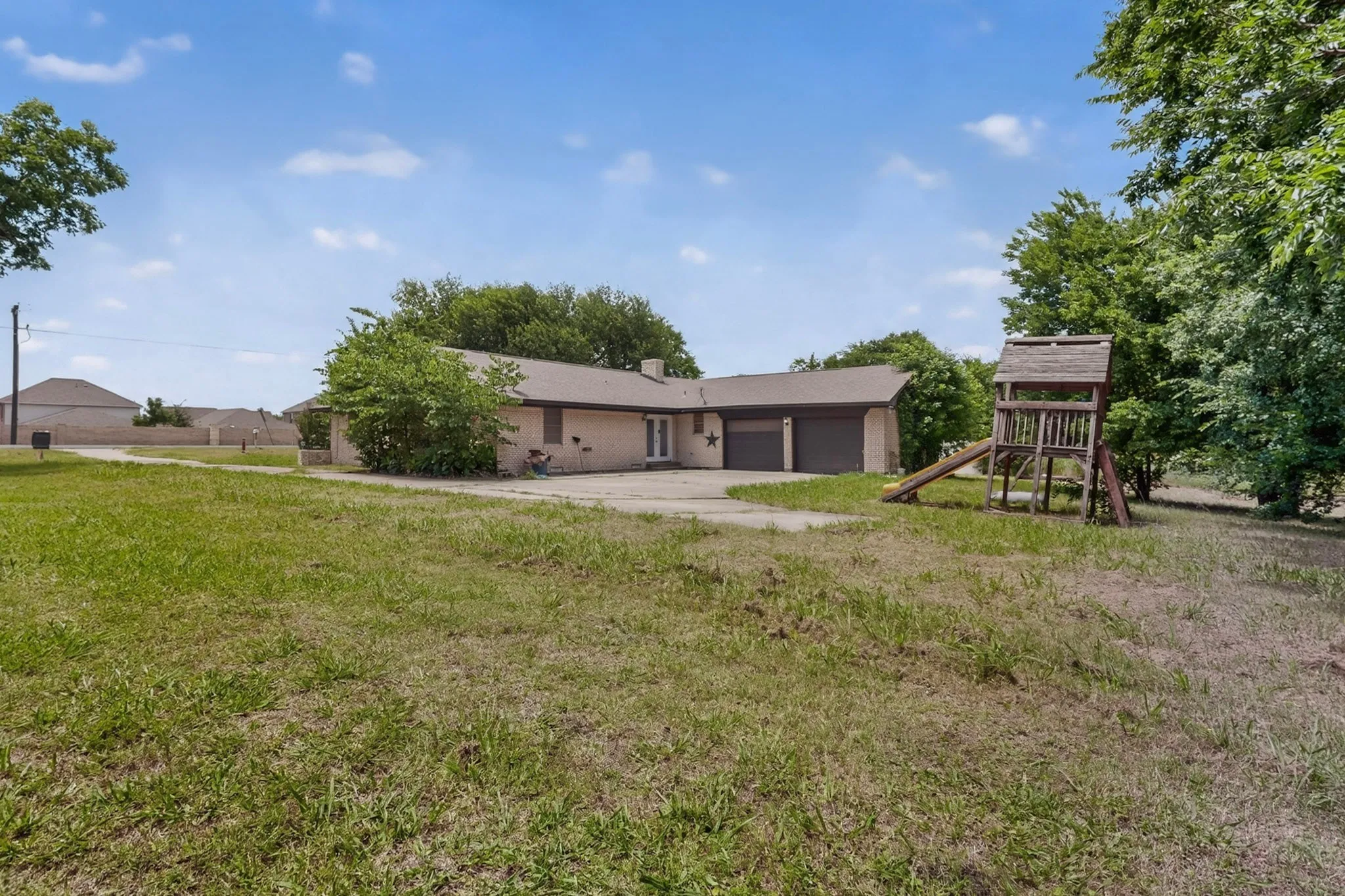 Single Family Residence For Rent in Collin County , 4330 FM 75 Road, Princeton, Texas 75407, 4 Bedroom, 2 Bathroom, 2 Garage spaces, 1,832 Sqft, built in 1965, mls#21295437, Real Estate Agent in Princeton, Homes For Rent in Collin county, Homes For Rent in Princeton, Realtor in Princeton Texas, Real Estate Brokerage Independent Realty Texas, Luminita Cordes Realtor