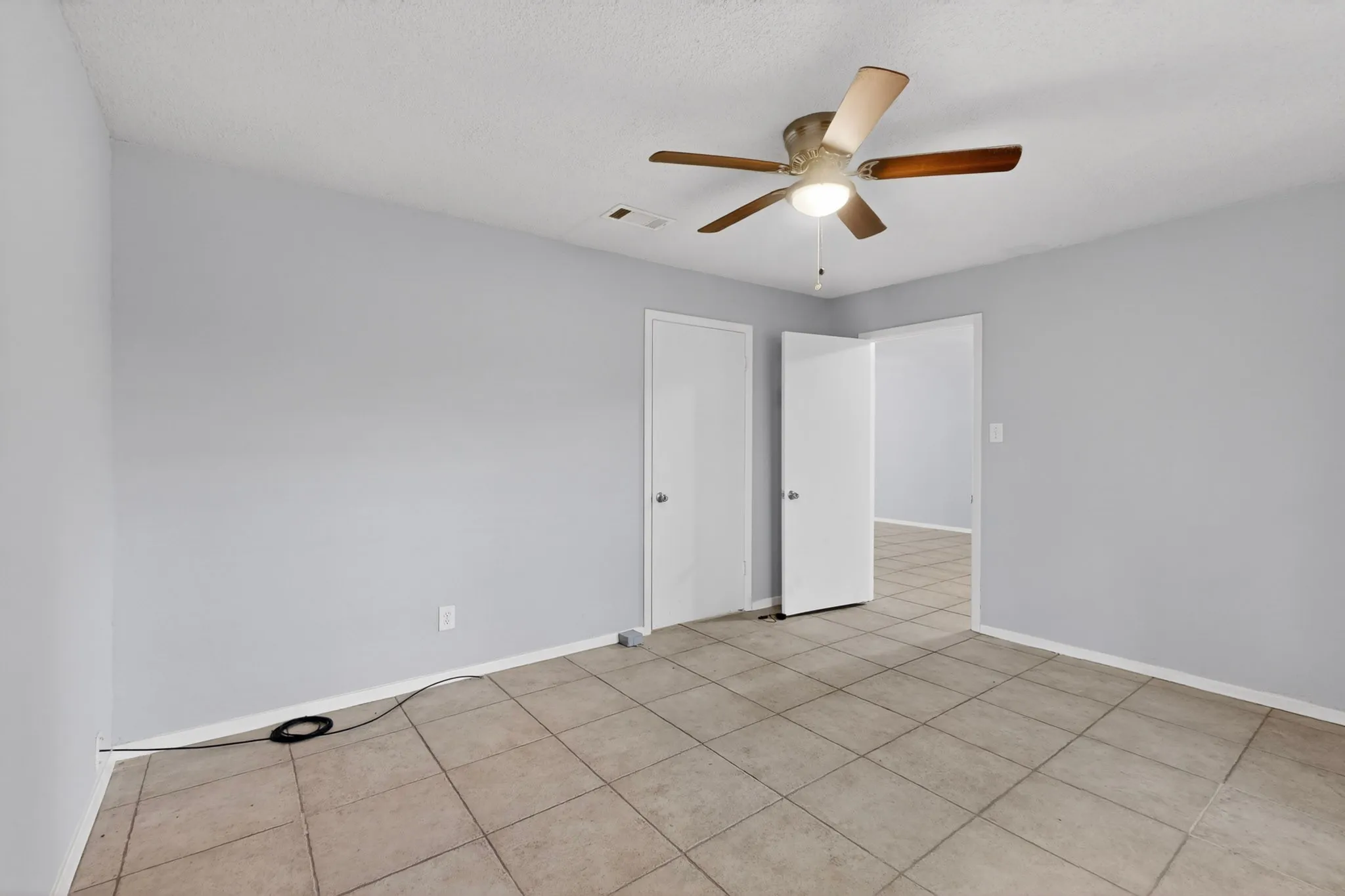 Single Family Residence For Rent in Collin County , 4330 FM 75 Road, Princeton, Texas 75407, 4 Bedroom, 2 Bathroom, 2 Garage spaces, 1,832 Sqft, built in 1965, mls#21295437, Real Estate Agent in Princeton, Homes For Rent in Collin county, Homes For Rent in Princeton, Realtor in Princeton Texas, Real Estate Brokerage Independent Realty Texas, Luminita Cordes Realtor