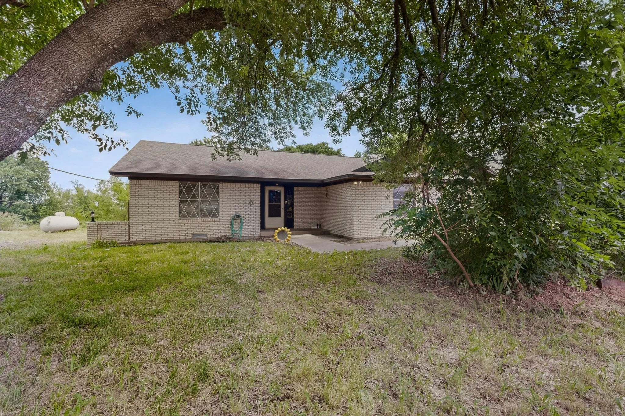 Single Family Residence For Rent in Collin County , 4330 FM 75 Road, Princeton, Texas 75407, 4 Bedroom, 2 Bathroom, 2 Garage spaces, 1,832 Sqft, built in 1965, mls#21295437, Real Estate Agent in Princeton, Homes For Rent in Collin county, Homes For Rent in Princeton, Realtor in Princeton Texas, Real Estate Brokerage Independent Realty Texas, Luminita Cordes Realtor