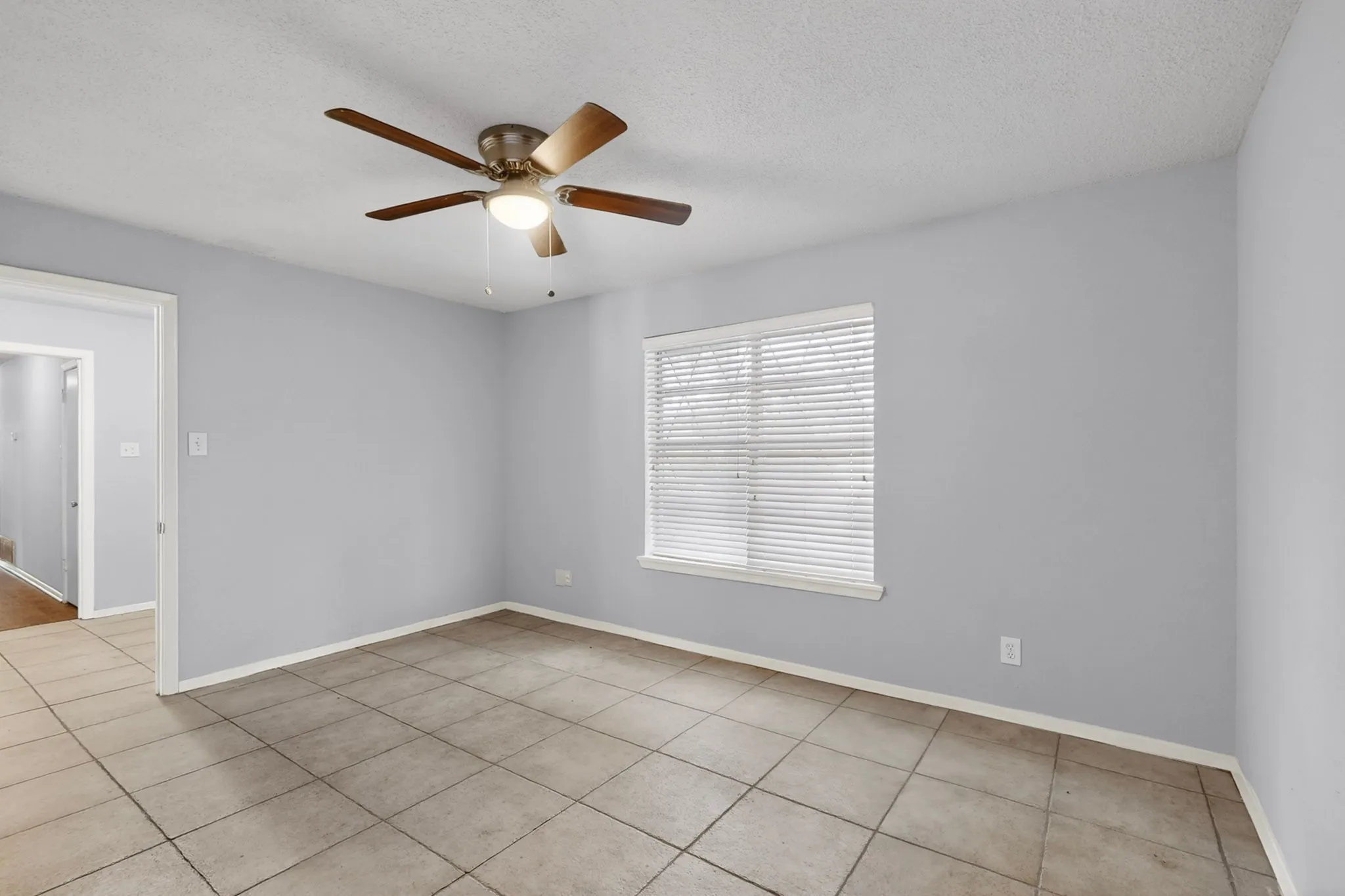 Single Family Residence For Rent in Collin County , 4330 FM 75 Road, Princeton, Texas 75407, 4 Bedroom, 2 Bathroom, 2 Garage spaces, 1,832 Sqft, built in 1965, mls#21295437, Real Estate Agent in Princeton, Homes For Rent in Collin county, Homes For Rent in Princeton, Realtor in Princeton Texas, Real Estate Brokerage Independent Realty Texas, Luminita Cordes Realtor