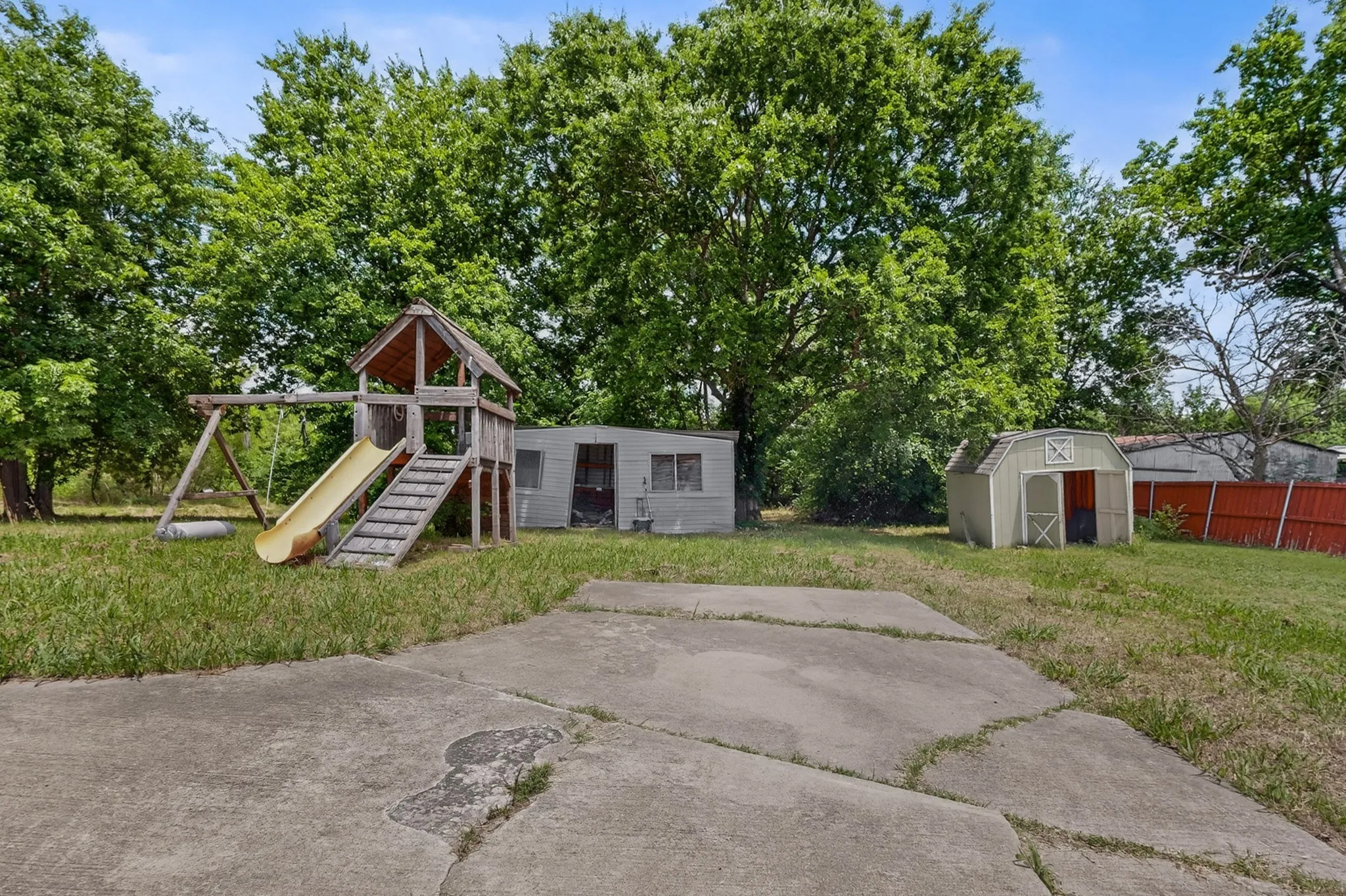 Single Family Residence For Rent in Collin County , 4330 FM 75 Road, Princeton, Texas 75407, 4 Bedroom, 2 Bathroom, 2 Garage spaces, 1,832 Sqft, built in 1965, mls#21295437, Real Estate Agent in Princeton, Homes For Rent in Collin county, Homes For Rent in Princeton, Realtor in Princeton Texas, Real Estate Brokerage Independent Realty Texas, Luminita Cordes Realtor