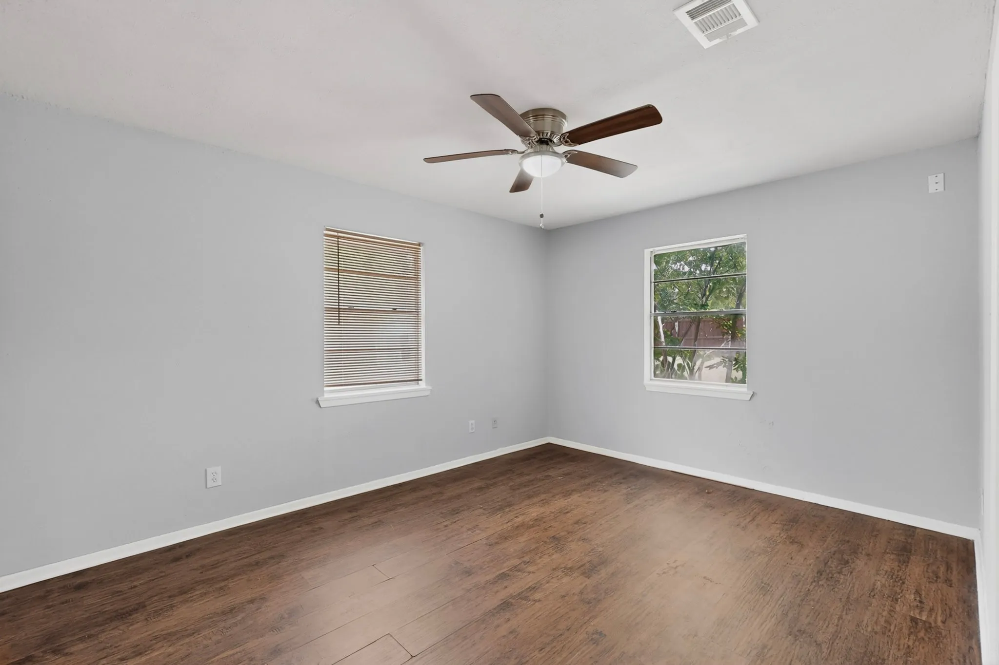 Single Family Residence For Rent in Collin County , 4330 FM 75 Road, Princeton, Texas 75407, 4 Bedroom, 2 Bathroom, 2 Garage spaces, 1,832 Sqft, built in 1965, mls#21295437, Real Estate Agent in Princeton, Homes For Rent in Collin county, Homes For Rent in Princeton, Realtor in Princeton Texas, Real Estate Brokerage Independent Realty Texas, Luminita Cordes Realtor