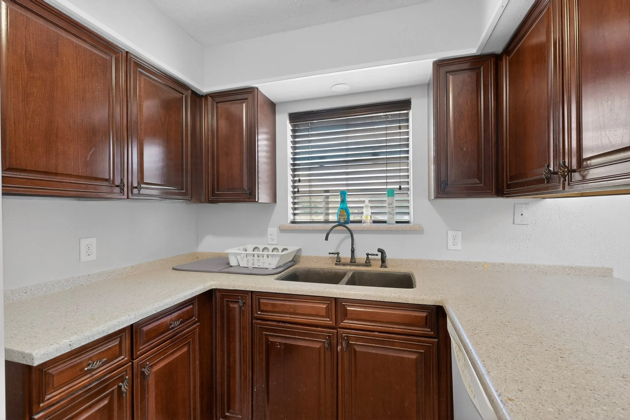 Single Family Residence For Rent in Collin County , 4330 FM 75 Road, Princeton, Texas 75407, 4 Bedroom, 2 Bathroom, 2 Garage spaces, 1,832 Sqft, built in 1965, mls#21295437, Real Estate Agent in Princeton, Homes For Rent in Collin county, Homes For Rent in Princeton, Realtor in Princeton Texas, Real Estate Brokerage Independent Realty Texas, Luminita Cordes Realtor