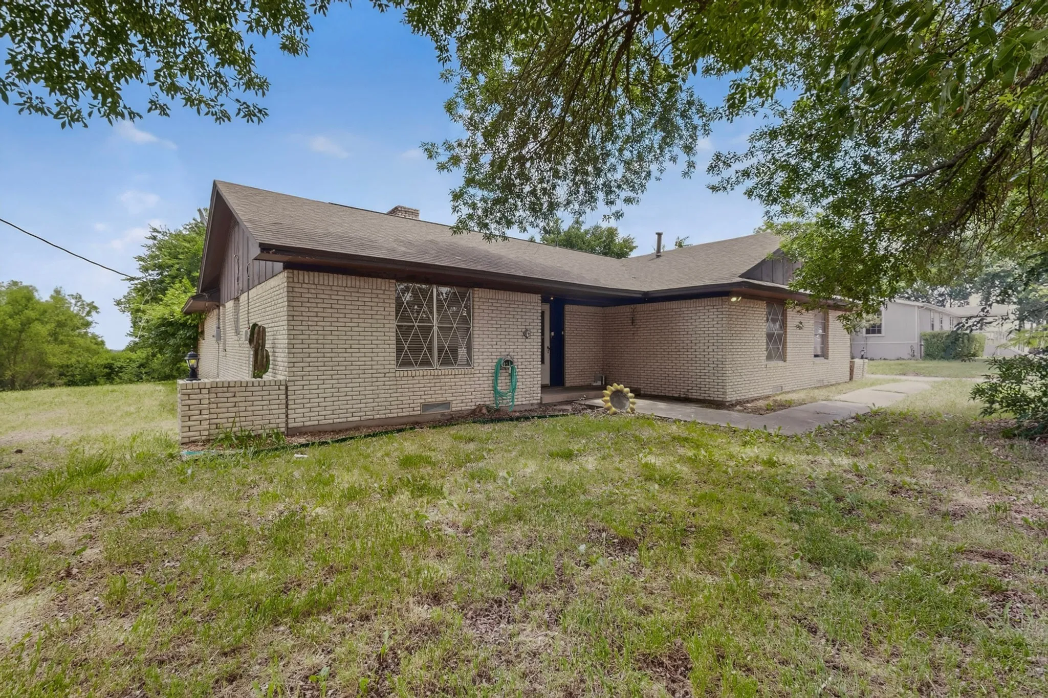Single Family Residence For Rent in Collin County , 4330 FM 75 Road, Princeton, Texas 75407, 4 Bedroom, 2 Bathroom, 2 Garage spaces, 1,832 Sqft, built in 1965, mls#21295437, Real Estate Agent in Princeton, Homes For Rent in Collin county, Homes For Rent in Princeton, Realtor in Princeton Texas, Real Estate Brokerage Independent Realty Texas, Luminita Cordes Realtor