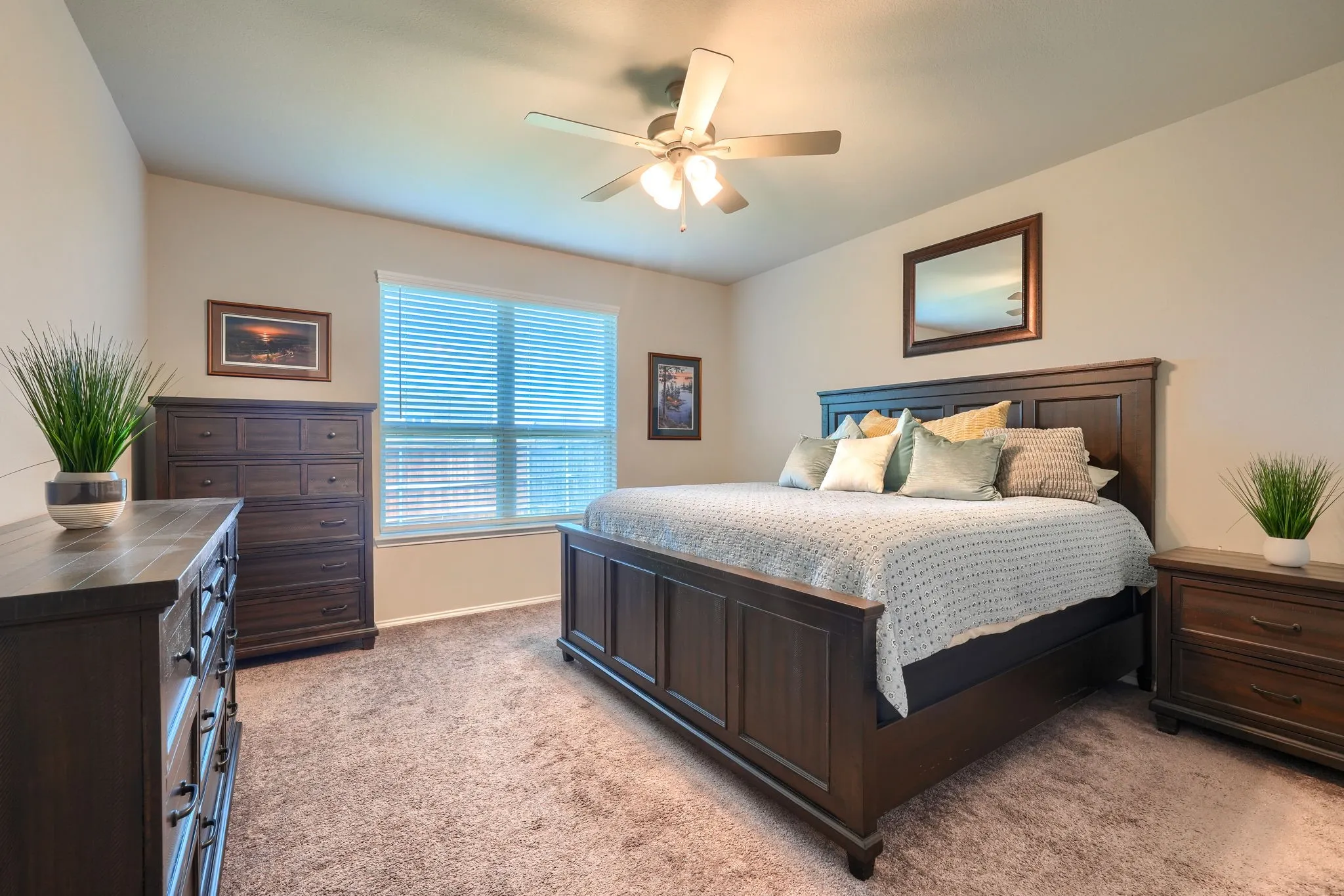 Single Family Residence For Sale in Kaufman County , 3805 S Courtney Court, Heartland, Texas 75126, 4 Bedroom, 3 Bathroom, 2 Garage spaces, 2,629 Sqft, built in 2021, mls#21295122, Real Estate Agent in Heartland, Homes For Sale in Kaufman county, Homes For Sale in Heartland, Realtor in Heartland Texas, Real Estate Brokerage Independent Realty Texas, Luminita Cordes Realtor