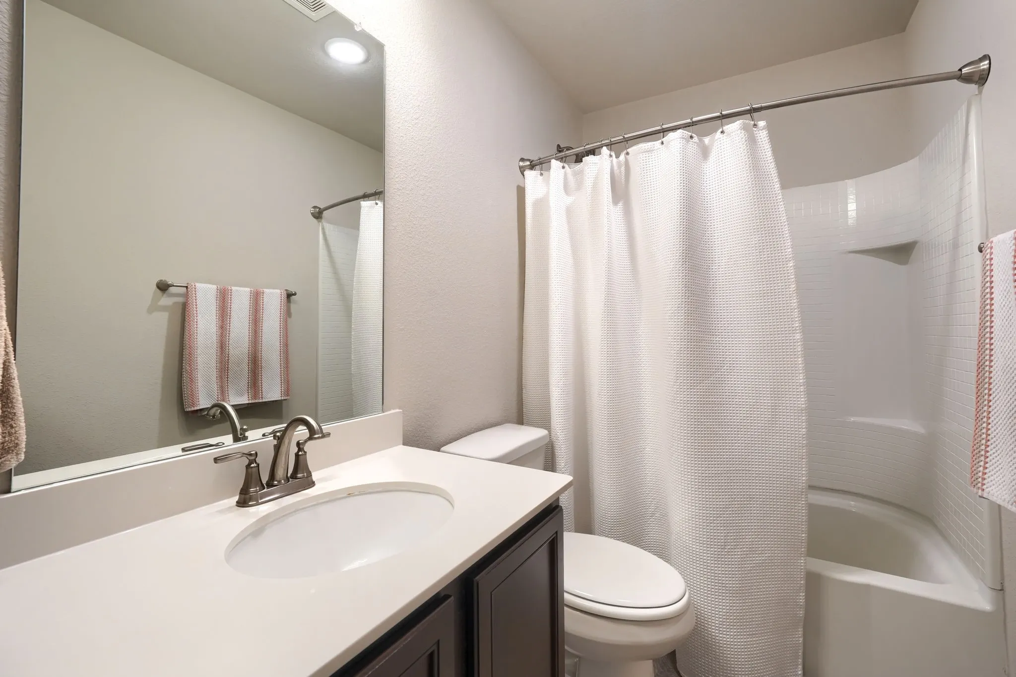 Single Family Residence For Sale in Kaufman County , 3805 S Courtney Court, Heartland, Texas 75126, 4 Bedroom, 3 Bathroom, 2 Garage spaces, 2,629 Sqft, built in 2021, mls#21295122, Real Estate Agent in Heartland, Homes For Sale in Kaufman county, Homes For Sale in Heartland, Realtor in Heartland Texas, Real Estate Brokerage Independent Realty Texas, Luminita Cordes Realtor