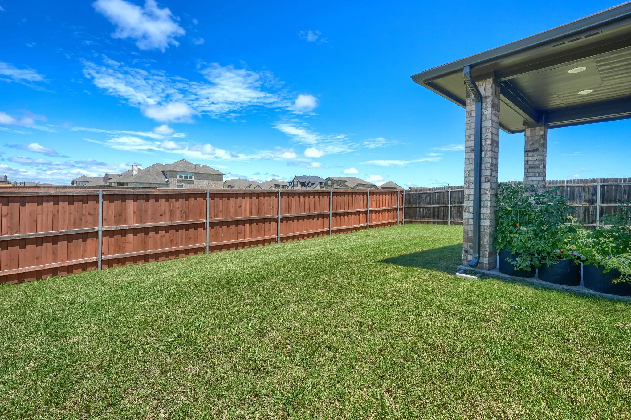 Single Family Residence For Sale in Kaufman County , 3805 S Courtney Court, Heartland, Texas 75126, 4 Bedroom, 3 Bathroom, 2 Garage spaces, 2,629 Sqft, built in 2021, mls#21295122, Real Estate Agent in Heartland, Homes For Sale in Kaufman county, Homes For Sale in Heartland, Realtor in Heartland Texas, Real Estate Brokerage Independent Realty Texas, Luminita Cordes Realtor