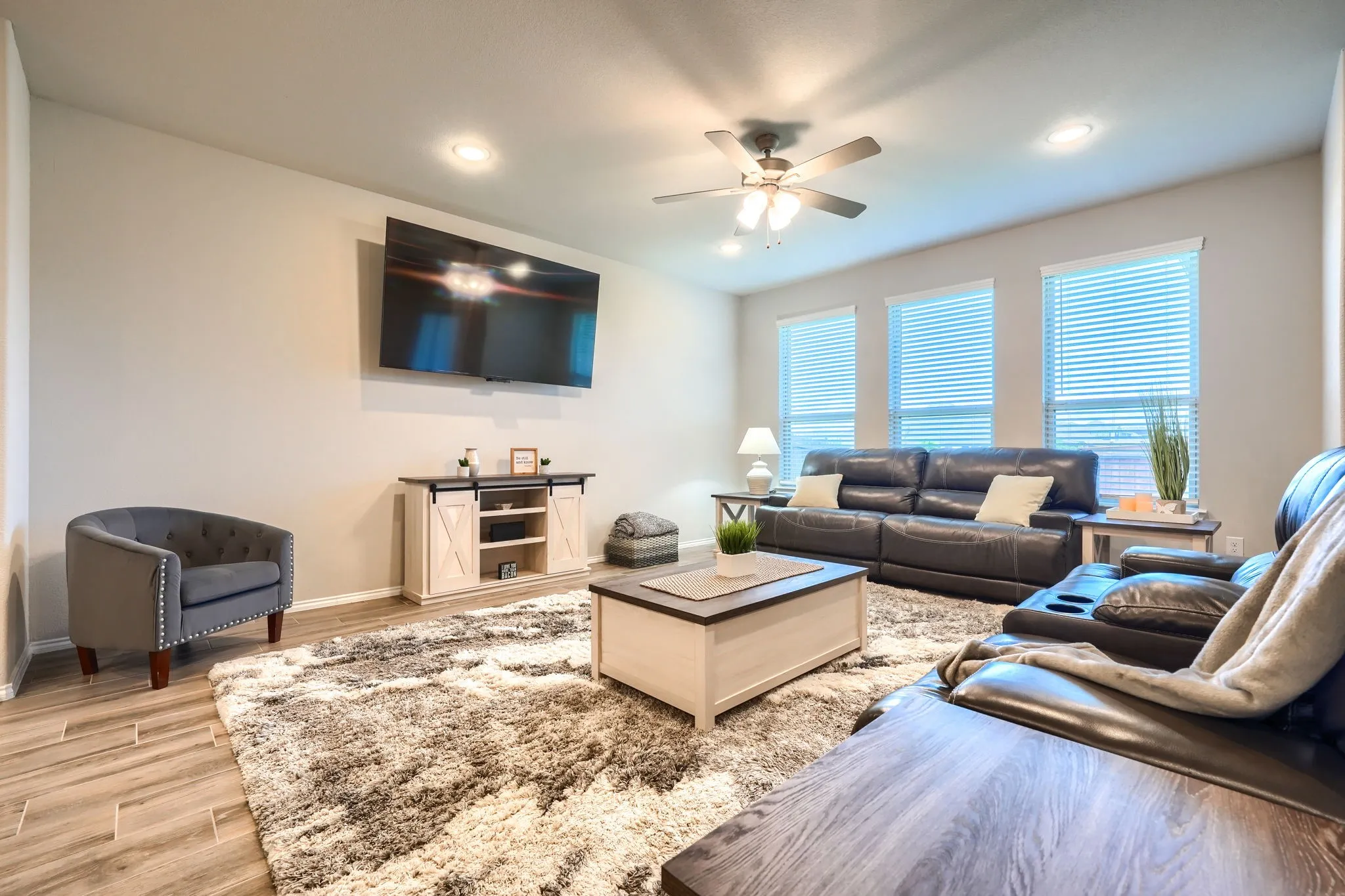 Single Family Residence For Sale in Kaufman County , 3805 S Courtney Court, Heartland, Texas 75126, 4 Bedroom, 3 Bathroom, 2 Garage spaces, 2,629 Sqft, built in 2021, mls#21295122, Real Estate Agent in Heartland, Homes For Sale in Kaufman county, Homes For Sale in Heartland, Realtor in Heartland Texas, Real Estate Brokerage Independent Realty Texas, Luminita Cordes Realtor