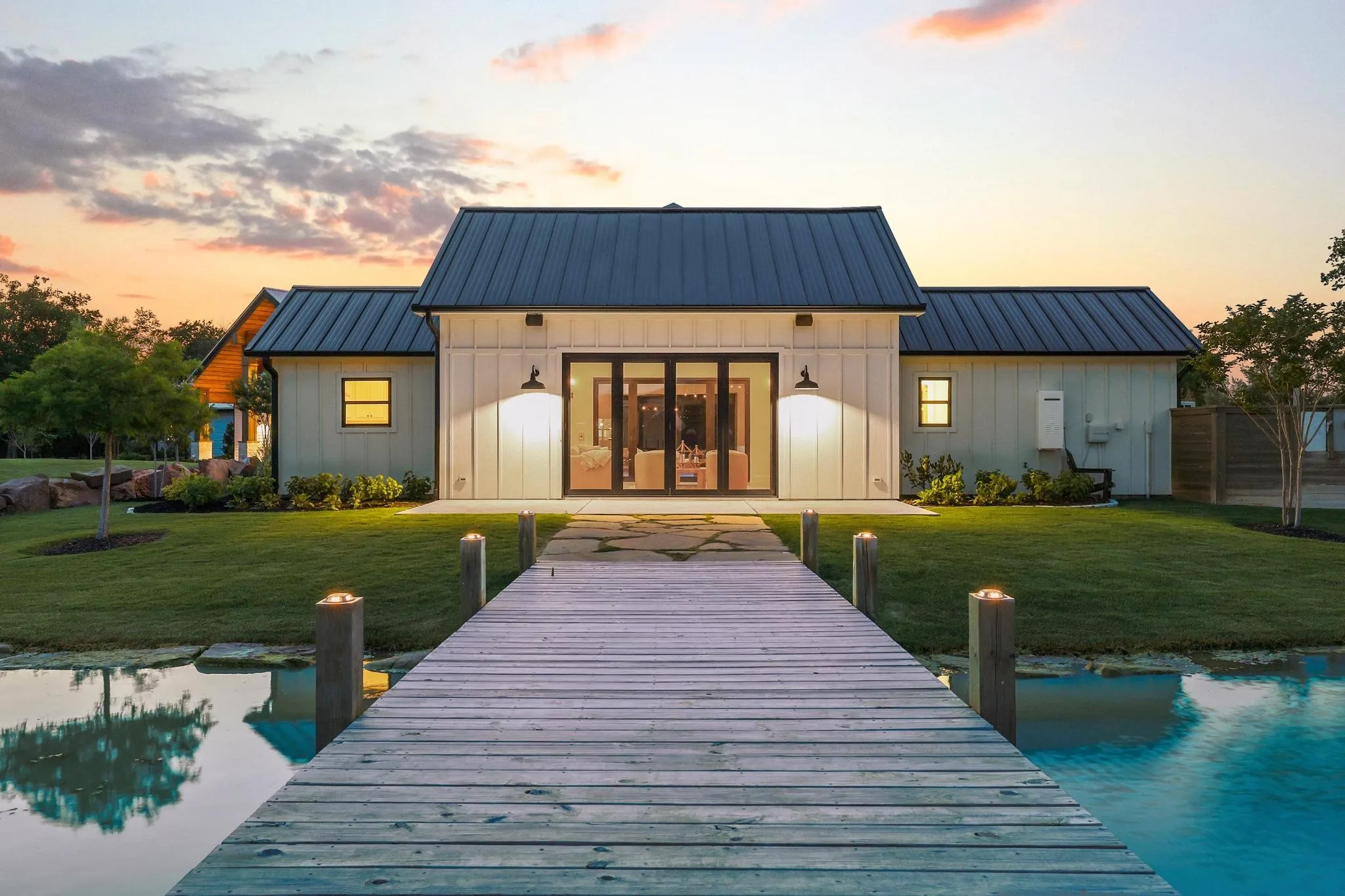 Pool house