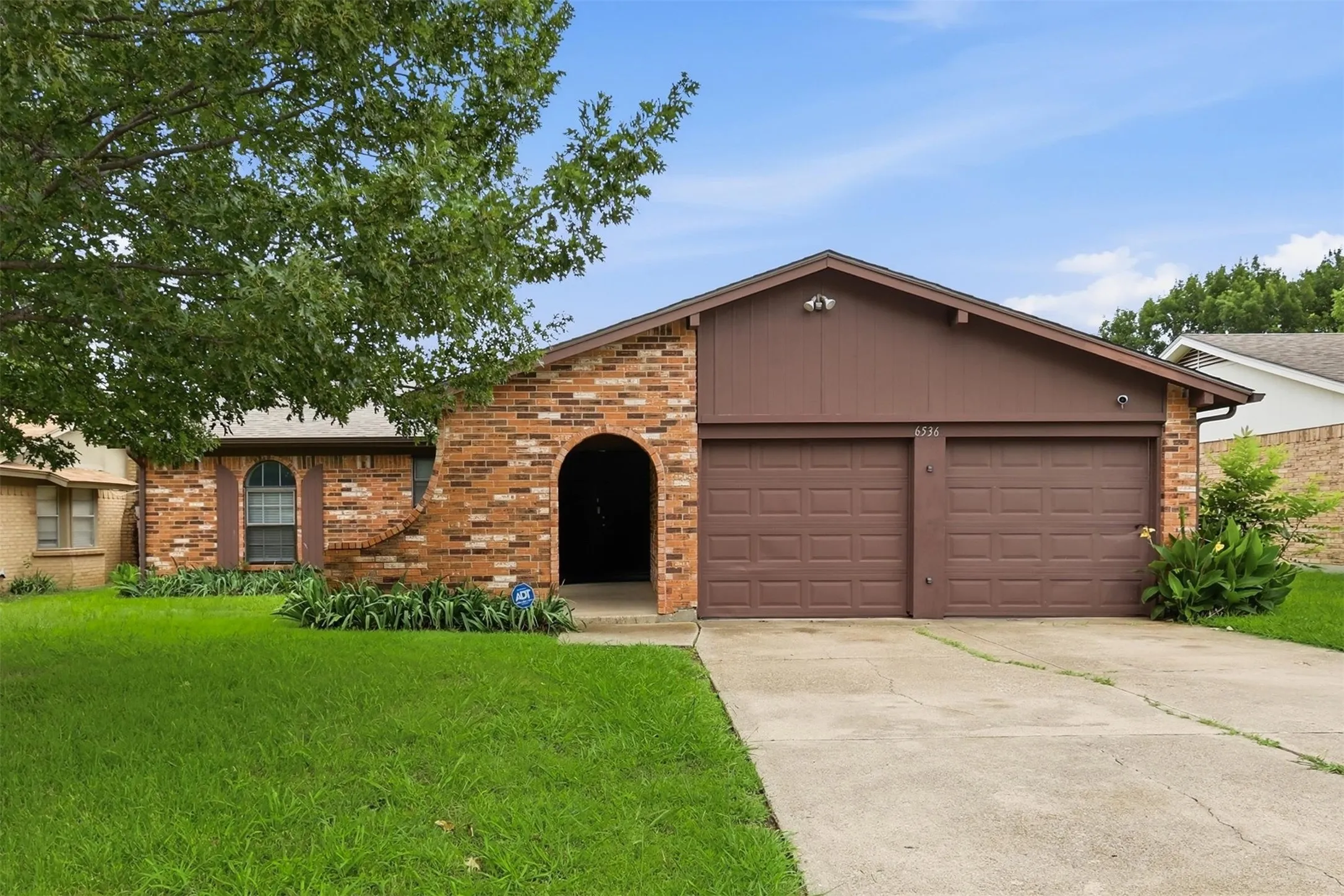 Single Family Residence For Sale in Tarrant County , 6536 Windrock, Watauga, Texas 76148, 3 Bedrooms, 2 Bathrooms, 2 Garage spaces, 1,173 Sqft, built in 1976, Price $274,900, mls#21290663, Real Estate Agent in Watauga, Homes For Sale in Tarrant county, Homes For Sale in Watauga, Realtor in Watauga Texas, Real Estate Brokerage Independent Realty Texas, Luminita Cordes Realtor