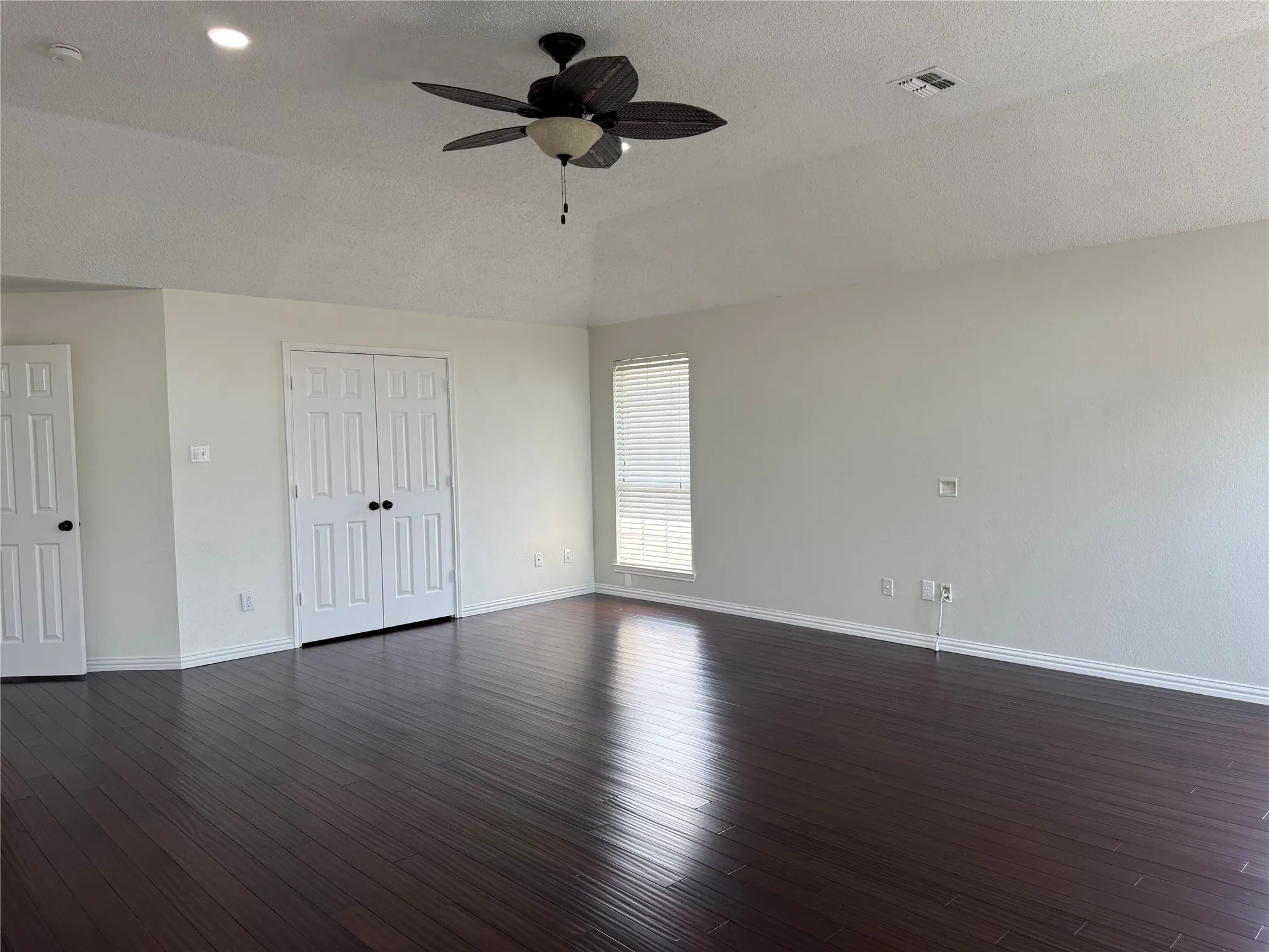 Single Family Residence For Rent in Collin County , 10700 Jackson, Frisco, Texas 75035, 3 Bedroom, 3 Bathroom, 2 Garage spaces, 2,680 Sqft, built in 1994, mls#21289488, Real Estate Agent in Frisco, Homes For Rent in Collin county, Homes For Rent in Frisco, Realtor in Frisco Texas, Real Estate Brokerage Independent Realty Texas, Luminita Cordes Realtor