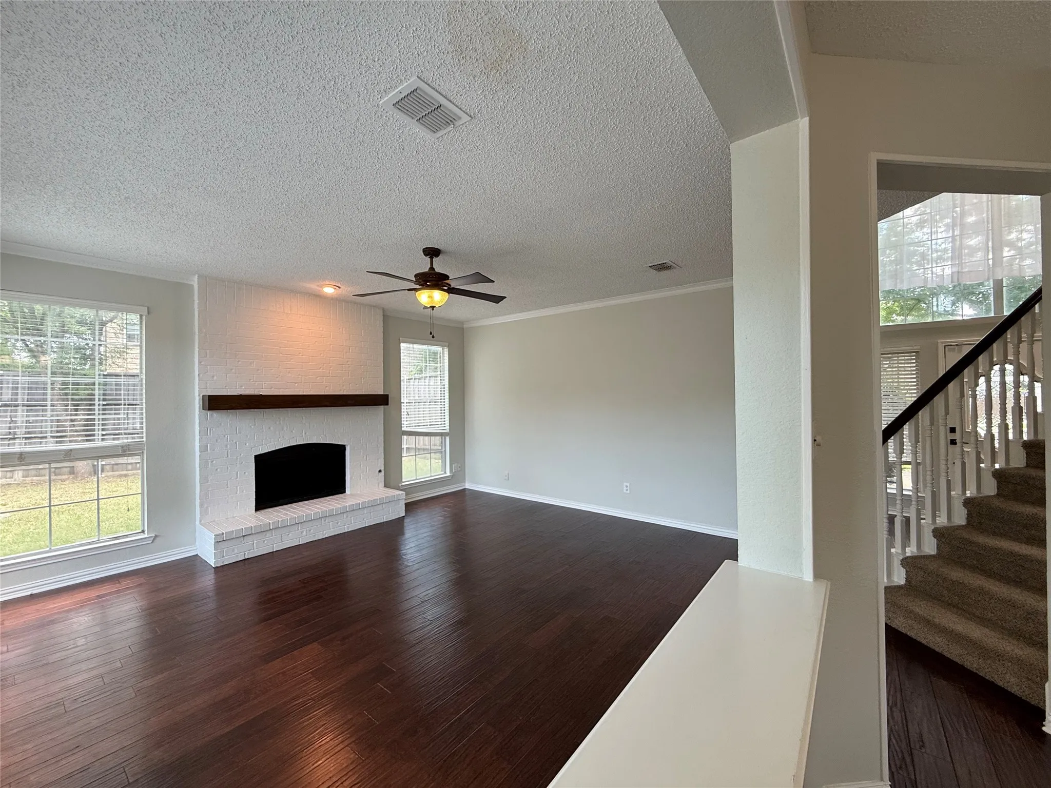 Single Family Residence For Rent in Collin County , 10700 Jackson, Frisco, Texas 75035, 3 Bedroom, 3 Bathroom, 2 Garage spaces, 2,680 Sqft, built in 1994, mls#21289488, Real Estate Agent in Frisco, Homes For Rent in Collin county, Homes For Rent in Frisco, Realtor in Frisco Texas, Real Estate Brokerage Independent Realty Texas, Luminita Cordes Realtor