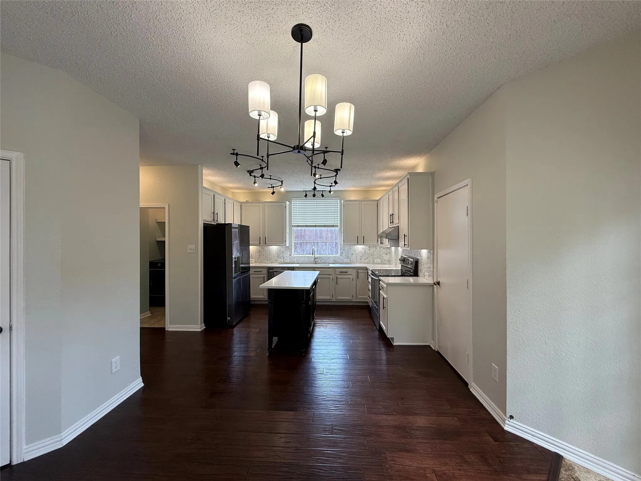 Single Family Residence For Rent in Collin County , 10700 Jackson, Frisco, Texas 75035, 3 Bedroom, 3 Bathroom, 2 Garage spaces, 2,680 Sqft, built in 1994, mls#21289488, Real Estate Agent in Frisco, Homes For Rent in Collin county, Homes For Rent in Frisco, Realtor in Frisco Texas, Real Estate Brokerage Independent Realty Texas, Luminita Cordes Realtor