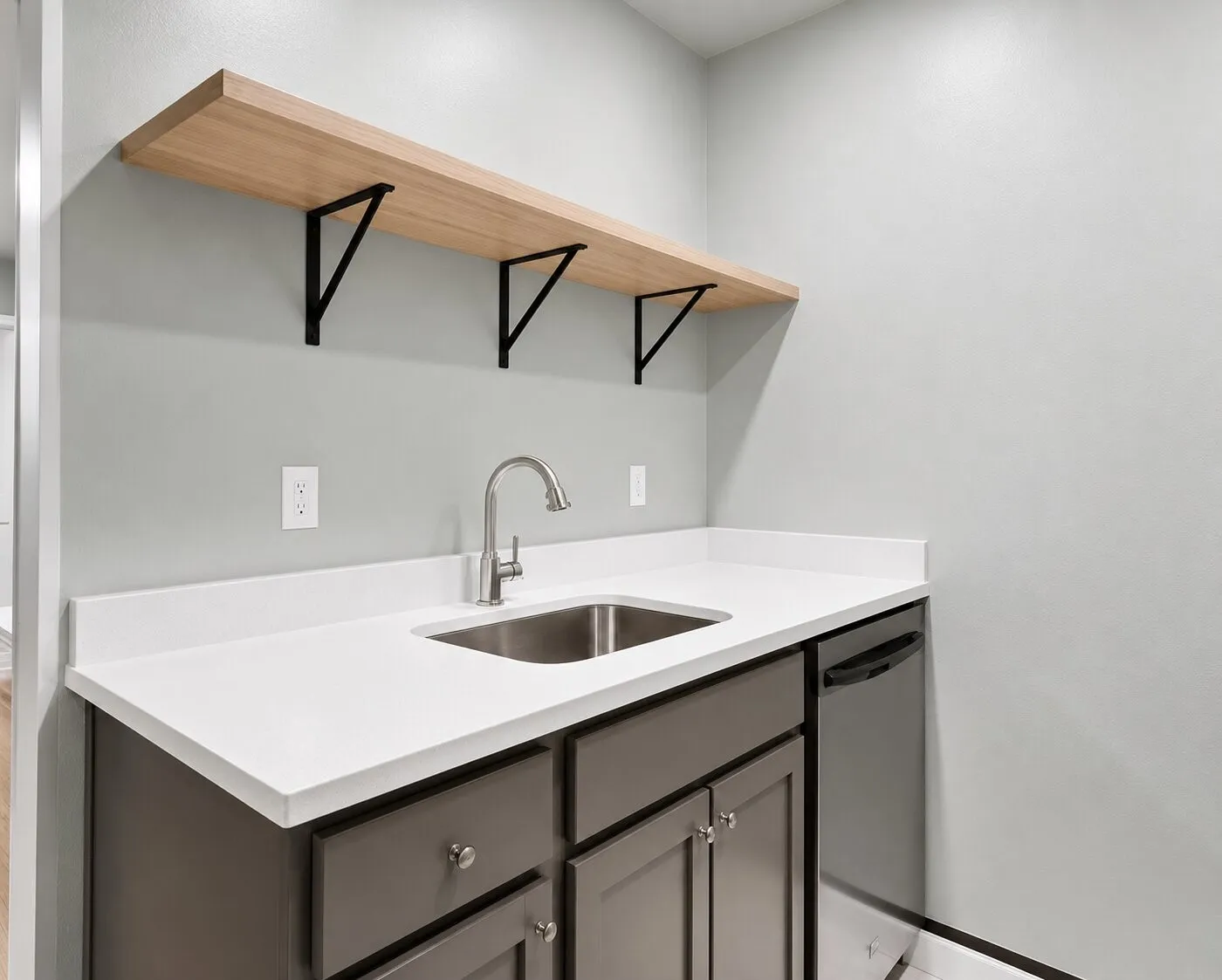 Apartment For Rent in Dallas County , 1804 Gould Street 8, Dallas, Texas 75215, 1 Bedroom, 1 Bathroom, Garage spaces, 525 Sqft, built in 1965, mls#21291780, Real Estate Agent in Dallas, Homes For Rent in Dallas county, Homes For Rent in Dallas, Realtor in Dallas Texas, Real Estate Brokerage Independent Realty Texas, Luminita Cordes Realtor