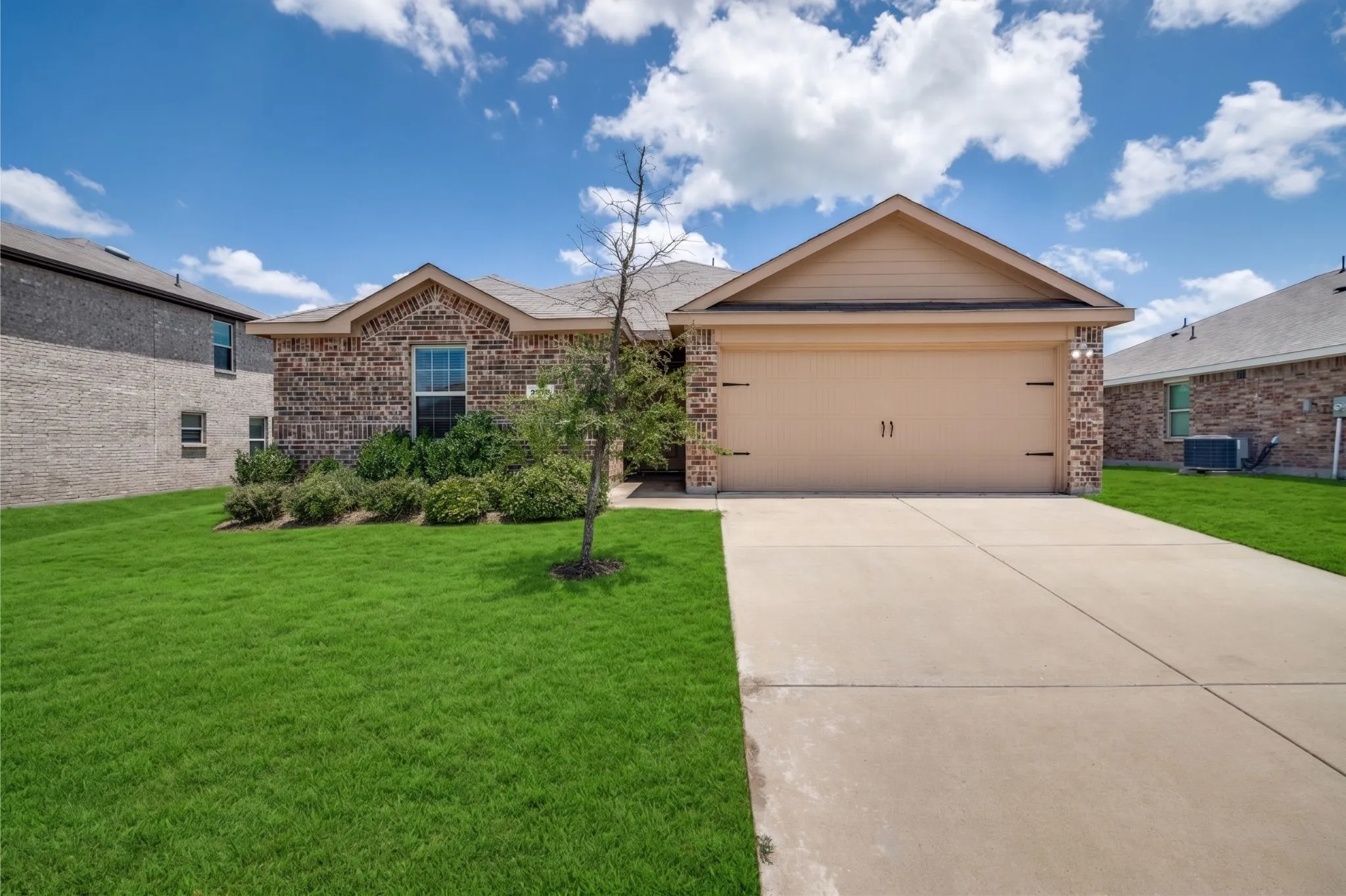 Single Family Residence For Sale in Dallas County , 2910 Rowland Drive, Seagoville, Texas 75159, 3 Bedroom, 2 Bathroom, 2 Garage spaces, 1,450 Sqft, built in 2020, Price $250,000, mls#21287317, Real Estate Agent in Seagoville, Homes For Sale in Dallas county, Homes For Sale in Seagoville, Realtor in Seagoville Texas, Real Estate Brokerage Independent Realty Texas, Luminita Cordes Realtor