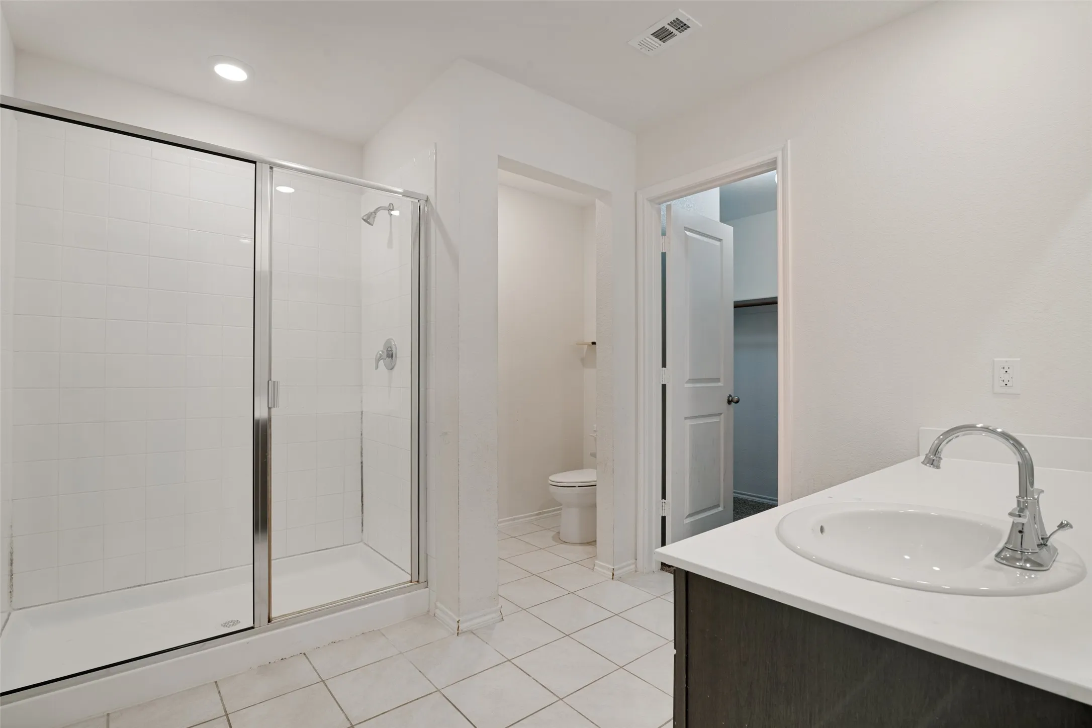 Single Family Residence For Sale in Dallas County , 2910 Rowland Drive, Seagoville, Texas 75159, 3 Bedroom, 2 Bathroom, 2 Garage spaces, 1,450 Sqft, built in 2020, Price $250,000, mls#21287317, Real Estate Agent in Seagoville, Homes For Sale in Dallas county, Homes For Sale in Seagoville, Realtor in Seagoville Texas, Real Estate Brokerage Independent Realty Texas, Luminita Cordes Realtor