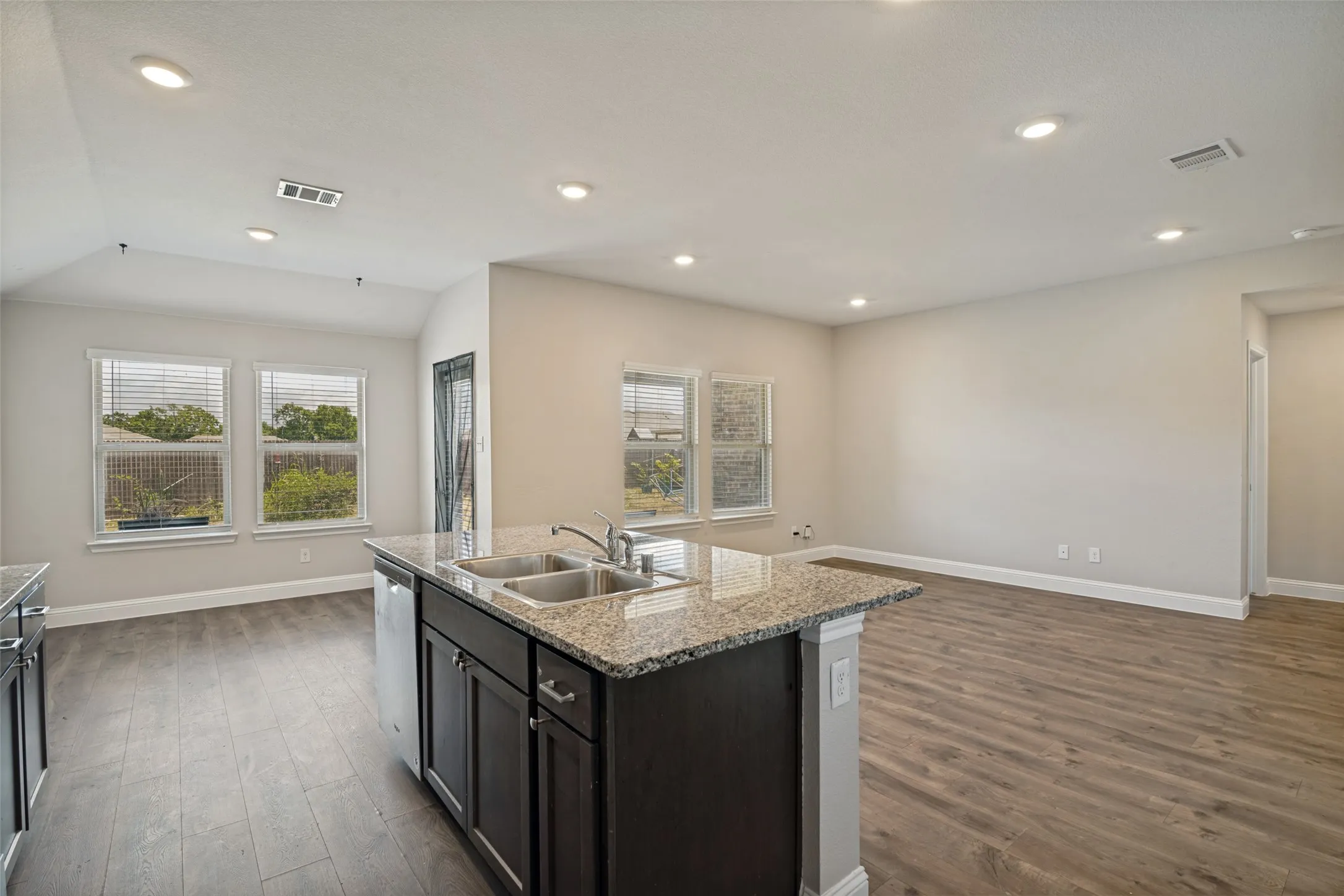 Single Family Residence For Sale in Dallas County , 2910 Rowland Drive, Seagoville, Texas 75159, 3 Bedroom, 2 Bathroom, 2 Garage spaces, 1,450 Sqft, built in 2020, Price $250,000, mls#21287317, Real Estate Agent in Seagoville, Homes For Sale in Dallas county, Homes For Sale in Seagoville, Realtor in Seagoville Texas, Real Estate Brokerage Independent Realty Texas, Luminita Cordes Realtor