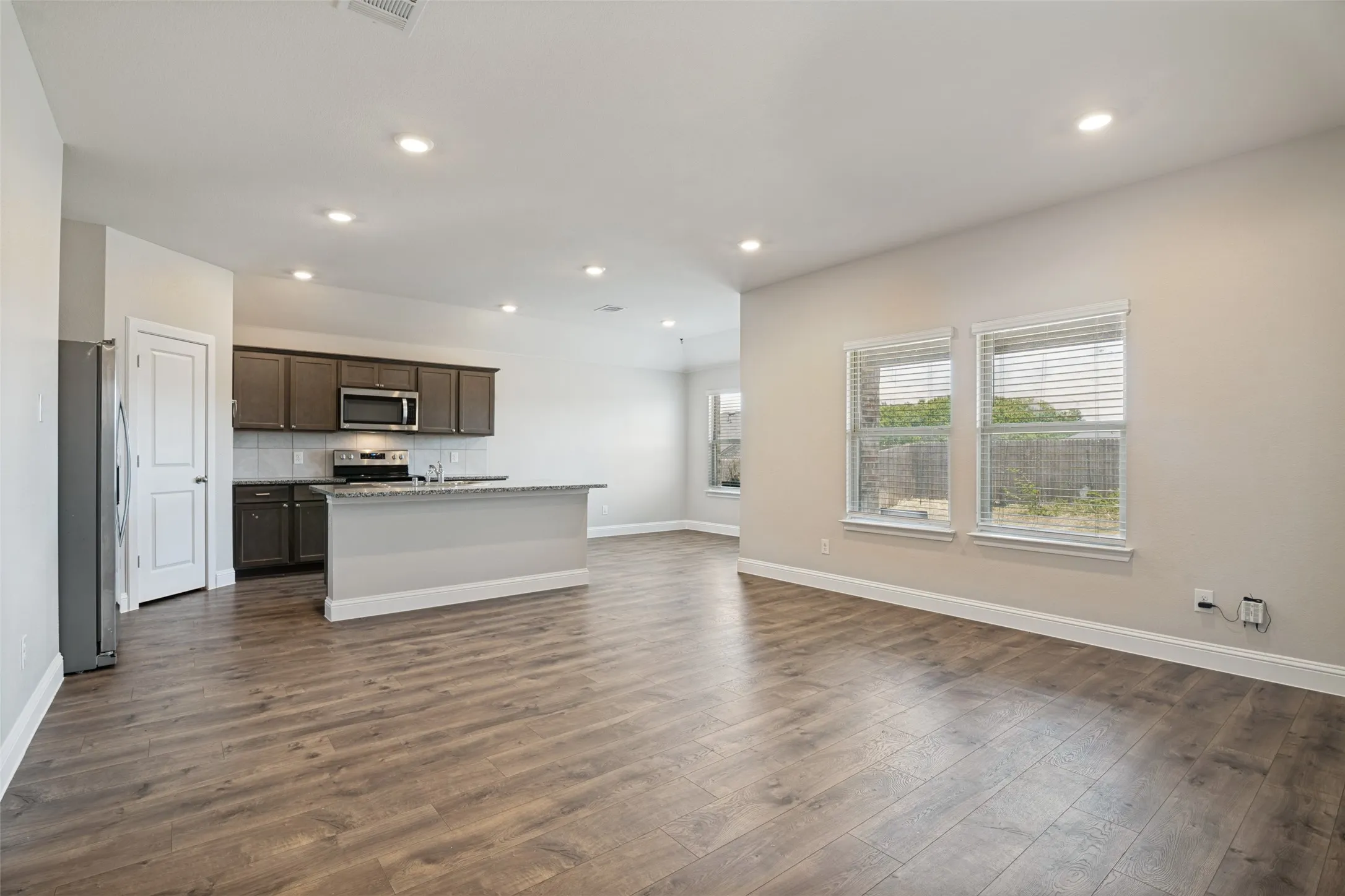 Single Family Residence For Sale in Dallas County , 2910 Rowland Drive, Seagoville, Texas 75159, 3 Bedroom, 2 Bathroom, 2 Garage spaces, 1,450 Sqft, built in 2020, Price $250,000, mls#21287317, Real Estate Agent in Seagoville, Homes For Sale in Dallas county, Homes For Sale in Seagoville, Realtor in Seagoville Texas, Real Estate Brokerage Independent Realty Texas, Luminita Cordes Realtor