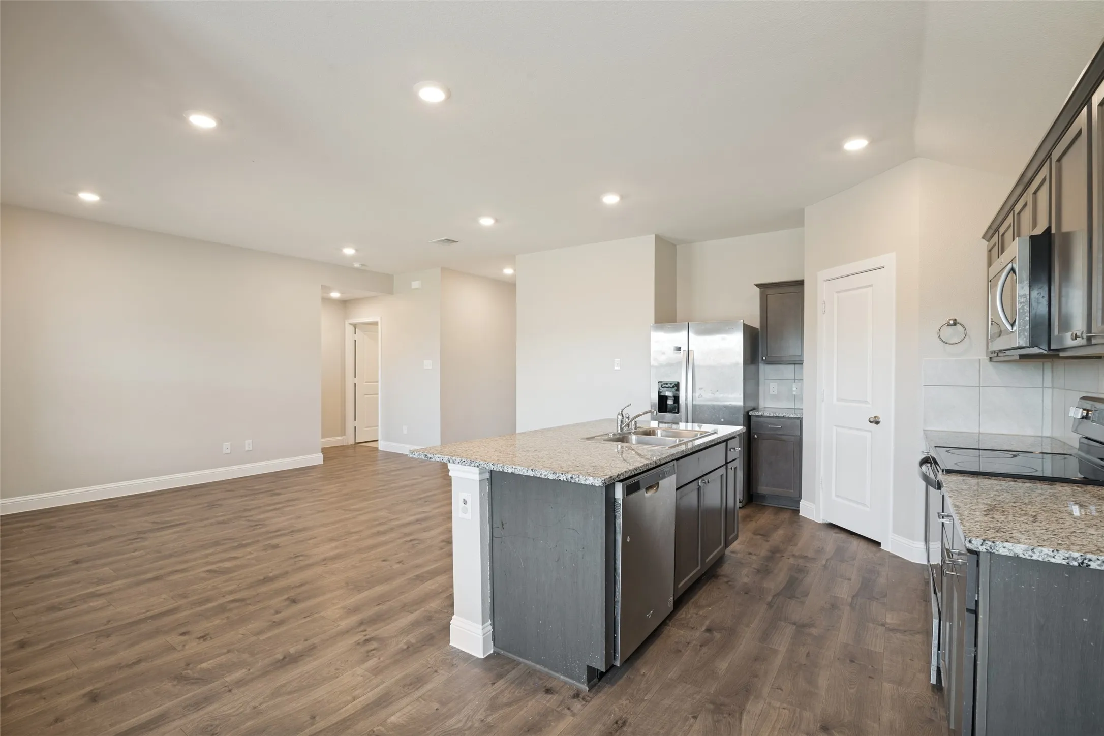 Single Family Residence For Sale in Dallas County , 2910 Rowland Drive, Seagoville, Texas 75159, 3 Bedroom, 2 Bathroom, 2 Garage spaces, 1,450 Sqft, built in 2020, Price $250,000, mls#21287317, Real Estate Agent in Seagoville, Homes For Sale in Dallas county, Homes For Sale in Seagoville, Realtor in Seagoville Texas, Real Estate Brokerage Independent Realty Texas, Luminita Cordes Realtor