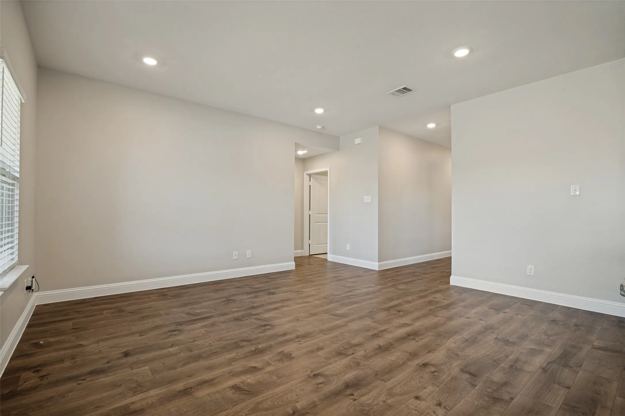 Single Family Residence For Sale in Dallas County , 2910 Rowland Drive, Seagoville, Texas 75159, 3 Bedroom, 2 Bathroom, 2 Garage spaces, 1,450 Sqft, built in 2020, Price $250,000, mls#21287317, Real Estate Agent in Seagoville, Homes For Sale in Dallas county, Homes For Sale in Seagoville, Realtor in Seagoville Texas, Real Estate Brokerage Independent Realty Texas, Luminita Cordes Realtor