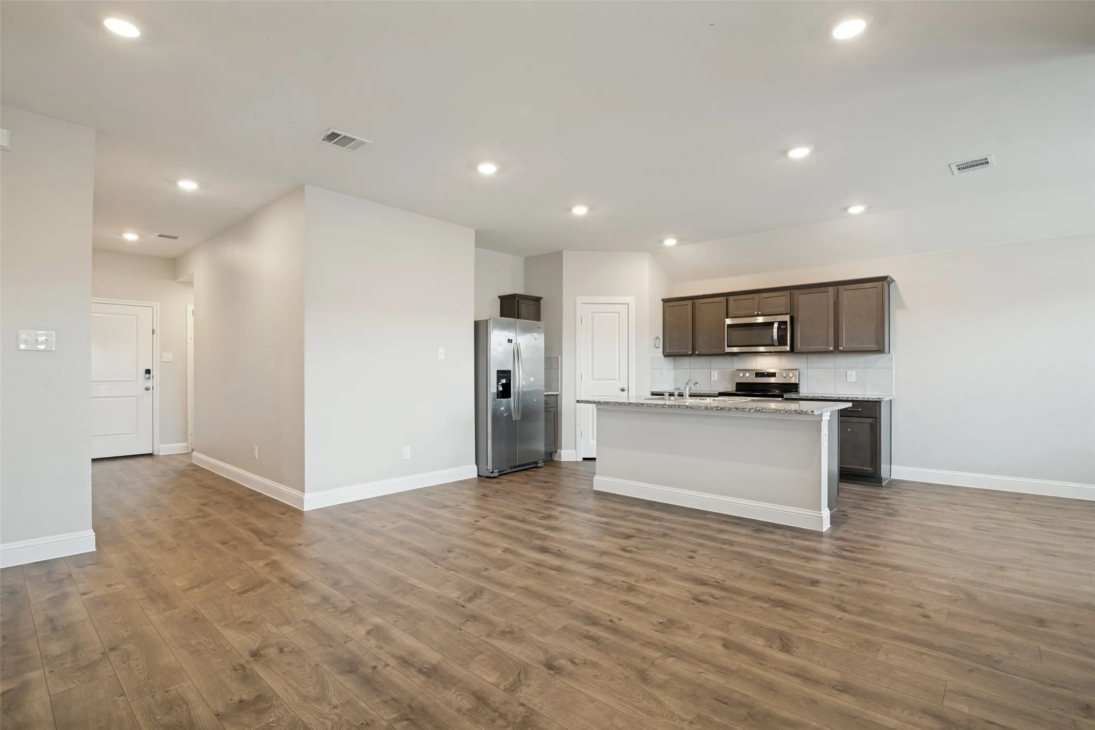 Single Family Residence For Sale in Dallas County , 2910 Rowland Drive, Seagoville, Texas 75159, 3 Bedroom, 2 Bathroom, 2 Garage spaces, 1,450 Sqft, built in 2020, Price $250,000, mls#21287317, Real Estate Agent in Seagoville, Homes For Sale in Dallas county, Homes For Sale in Seagoville, Realtor in Seagoville Texas, Real Estate Brokerage Independent Realty Texas, Luminita Cordes Realtor