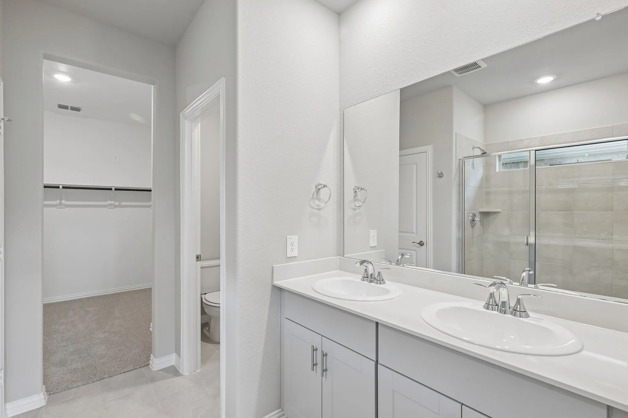 Photo is not of the actual home, but is an inspirational photo of builder’s model home and may depict options, furnishings, and/or decorator features that are not included.