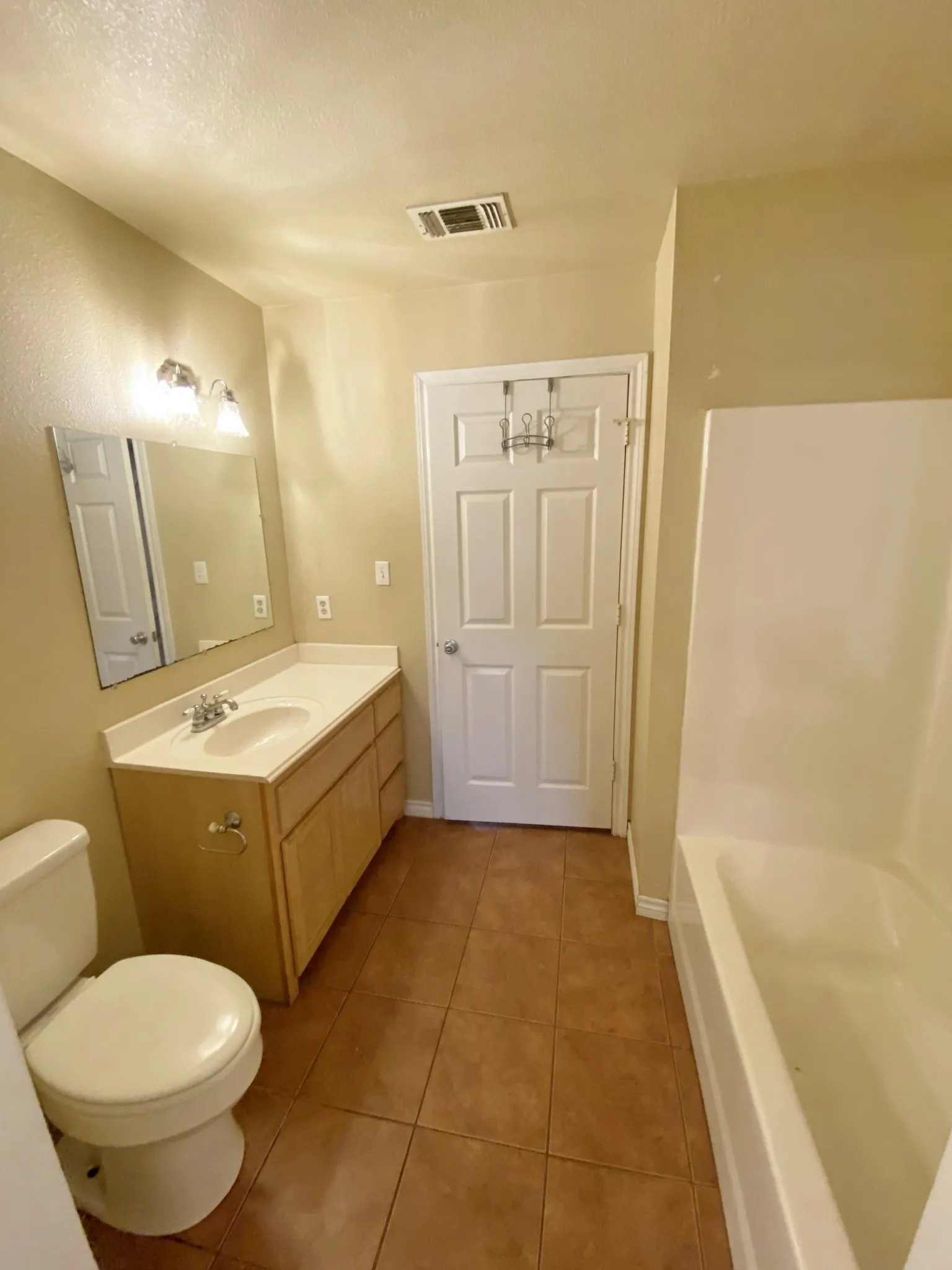 Single Family Residence For Sale in Titus County , 409 CR 3060, Mt Pleasant, Texas 75455, 3 Bedroom, 2 Bathroom, 2 Garage spaces, 1,649 Sqft, built in 2007, mls#21295499, Real Estate Agent in Mt Pleasant, Homes For Sale in Titus county, Homes For Sale in Mt Pleasant, Realtor in Mt Pleasant Texas, Real Estate Brokerage Independent Realty Texas, Luminita Cordes Realtor