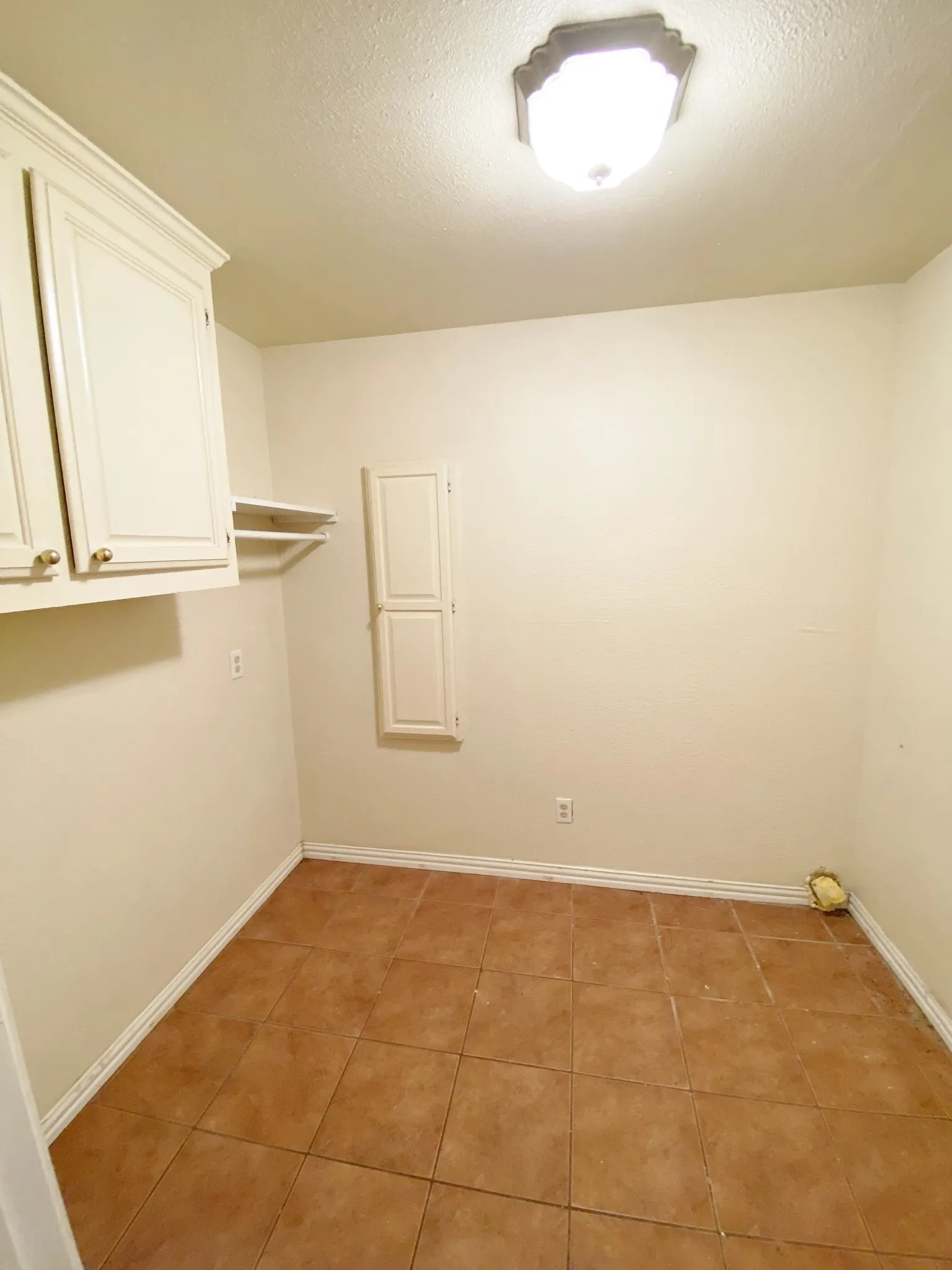 Single Family Residence For Sale in Titus County , 409 CR 3060, Mt Pleasant, Texas 75455, 3 Bedroom, 2 Bathroom, 2 Garage spaces, 1,649 Sqft, built in 2007, mls#21295499, Real Estate Agent in Mt Pleasant, Homes For Sale in Titus county, Homes For Sale in Mt Pleasant, Realtor in Mt Pleasant Texas, Real Estate Brokerage Independent Realty Texas, Luminita Cordes Realtor