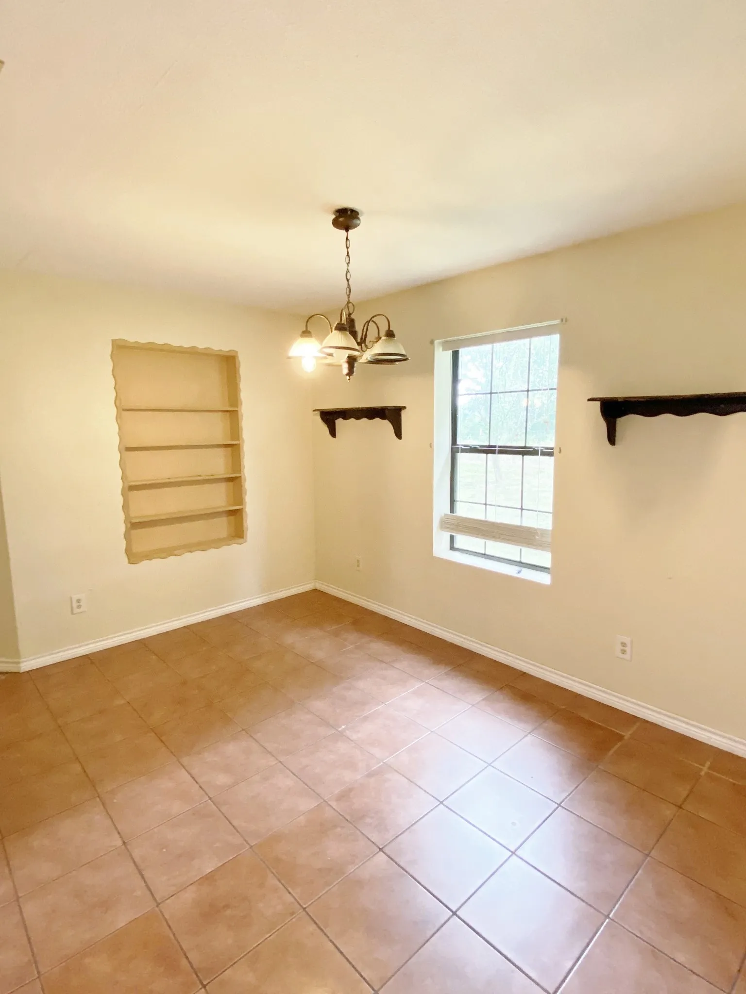 Single Family Residence For Sale in Titus County , 409 CR 3060, Mt Pleasant, Texas 75455, 3 Bedroom, 2 Bathroom, 2 Garage spaces, 1,649 Sqft, built in 2007, mls#21295499, Real Estate Agent in Mt Pleasant, Homes For Sale in Titus county, Homes For Sale in Mt Pleasant, Realtor in Mt Pleasant Texas, Real Estate Brokerage Independent Realty Texas, Luminita Cordes Realtor