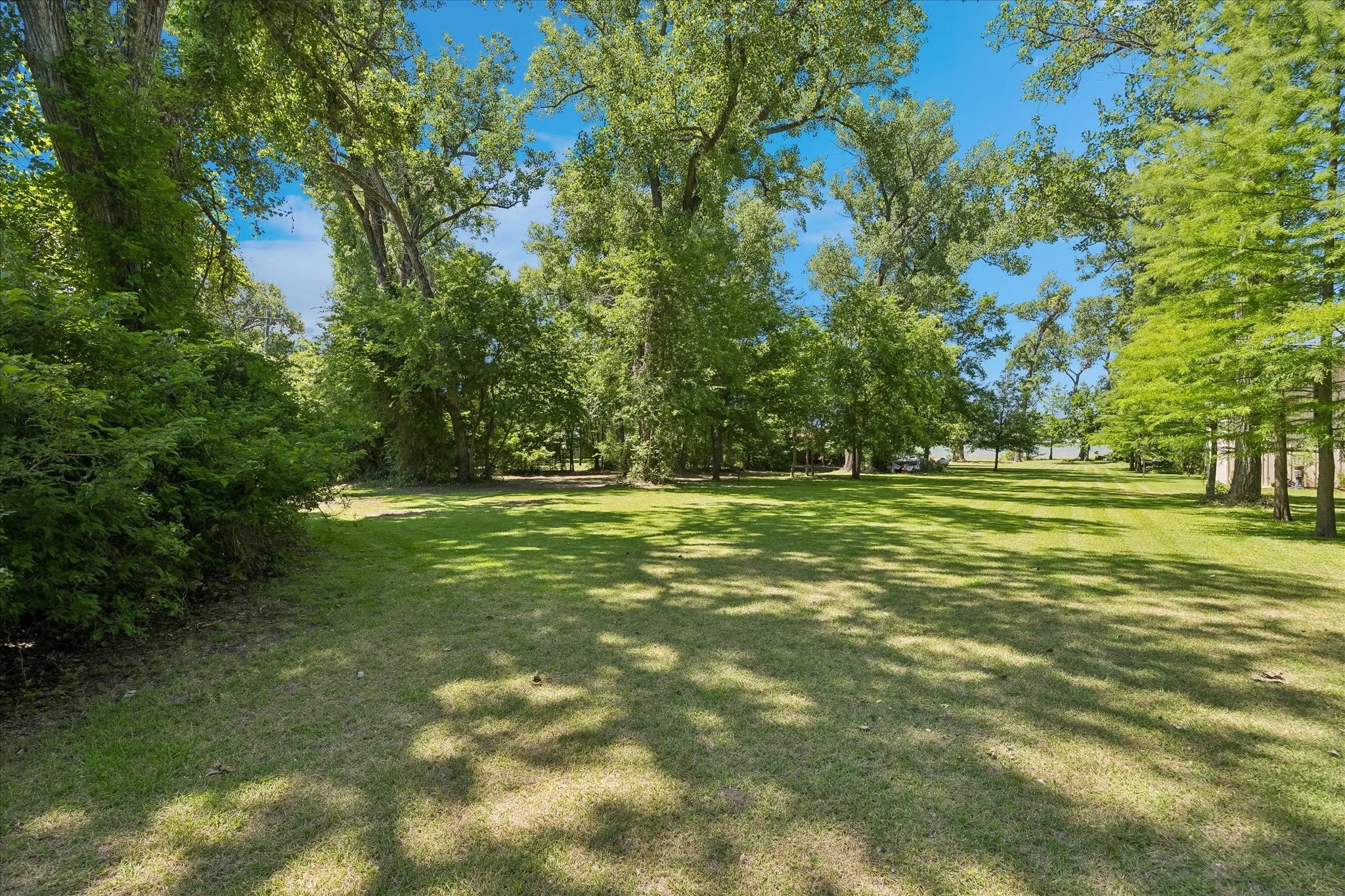 Single Family Residence For Sale in Parker County , 2435 E Lake Drive, Weatherford, Texas 76087, 3 Bedroom, 2 Bathroom, Garage spaces, 1,260 Sqft, built in 1960, mls#21288342, Real Estate Agent in Weatherford, Homes For Sale in Parker county, Homes For Sale in Weatherford, Realtor in Weatherford Texas, Real Estate Brokerage Independent Realty Texas, Luminita Cordes Realtor