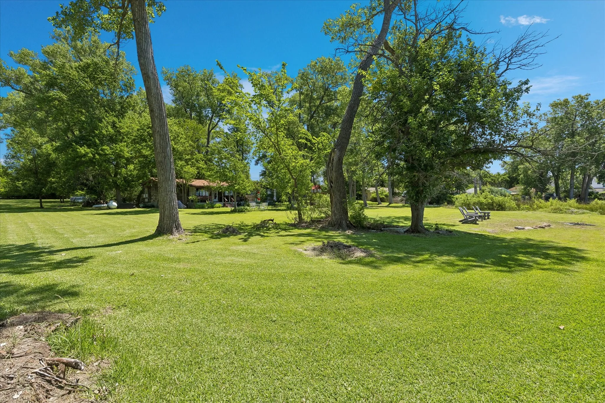 Single Family Residence For Sale in Parker County , 2435 E Lake Drive, Weatherford, Texas 76087, 3 Bedroom, 2 Bathroom, Garage spaces, 1,260 Sqft, built in 1960, mls#21288342, Real Estate Agent in Weatherford, Homes For Sale in Parker county, Homes For Sale in Weatherford, Realtor in Weatherford Texas, Real Estate Brokerage Independent Realty Texas, Luminita Cordes Realtor