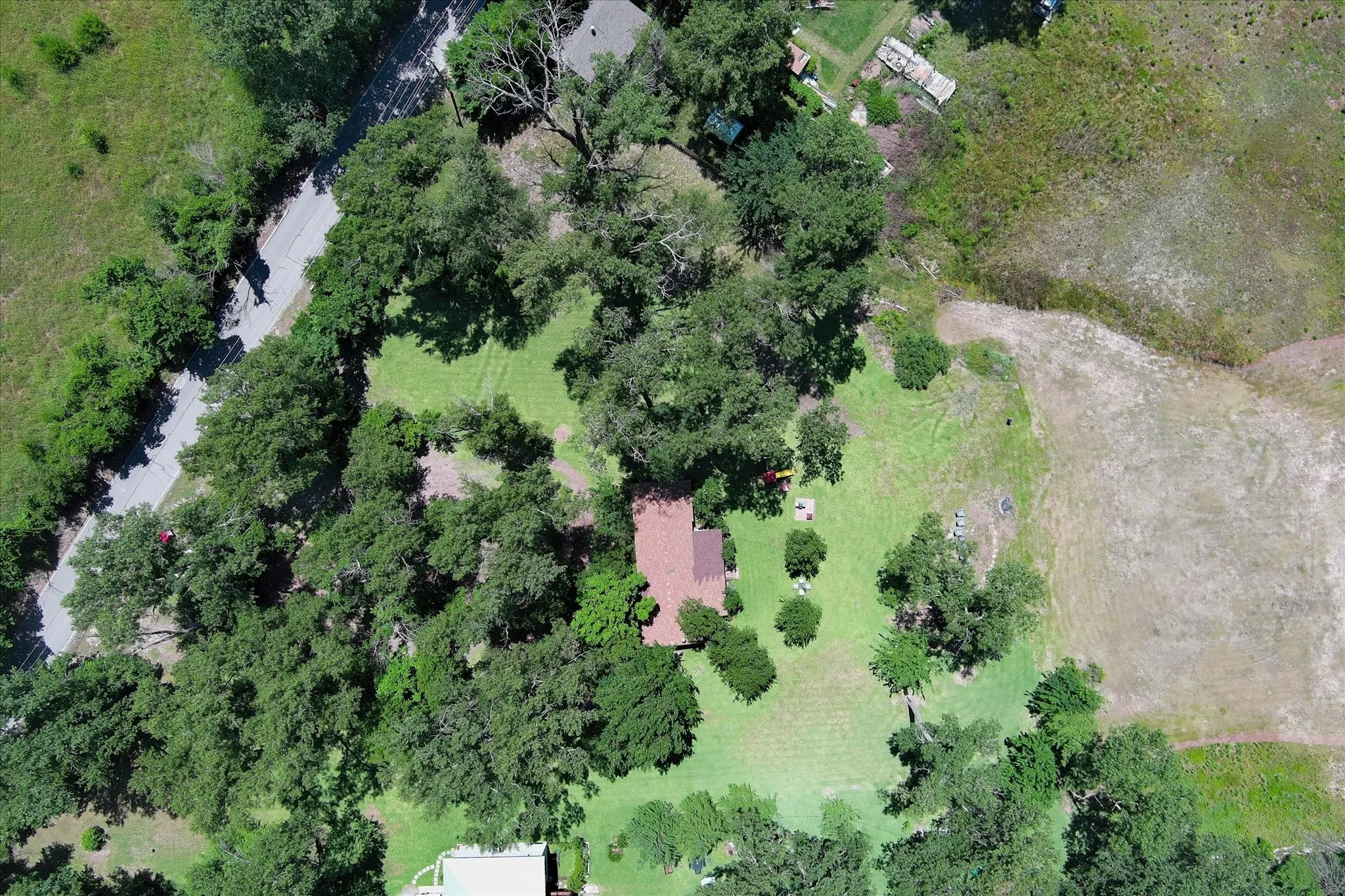 Single Family Residence For Sale in Parker County , 2435 E Lake Drive, Weatherford, Texas 76087, 3 Bedroom, 2 Bathroom, Garage spaces, 1,260 Sqft, built in 1960, mls#21288342, Real Estate Agent in Weatherford, Homes For Sale in Parker county, Homes For Sale in Weatherford, Realtor in Weatherford Texas, Real Estate Brokerage Independent Realty Texas, Luminita Cordes Realtor