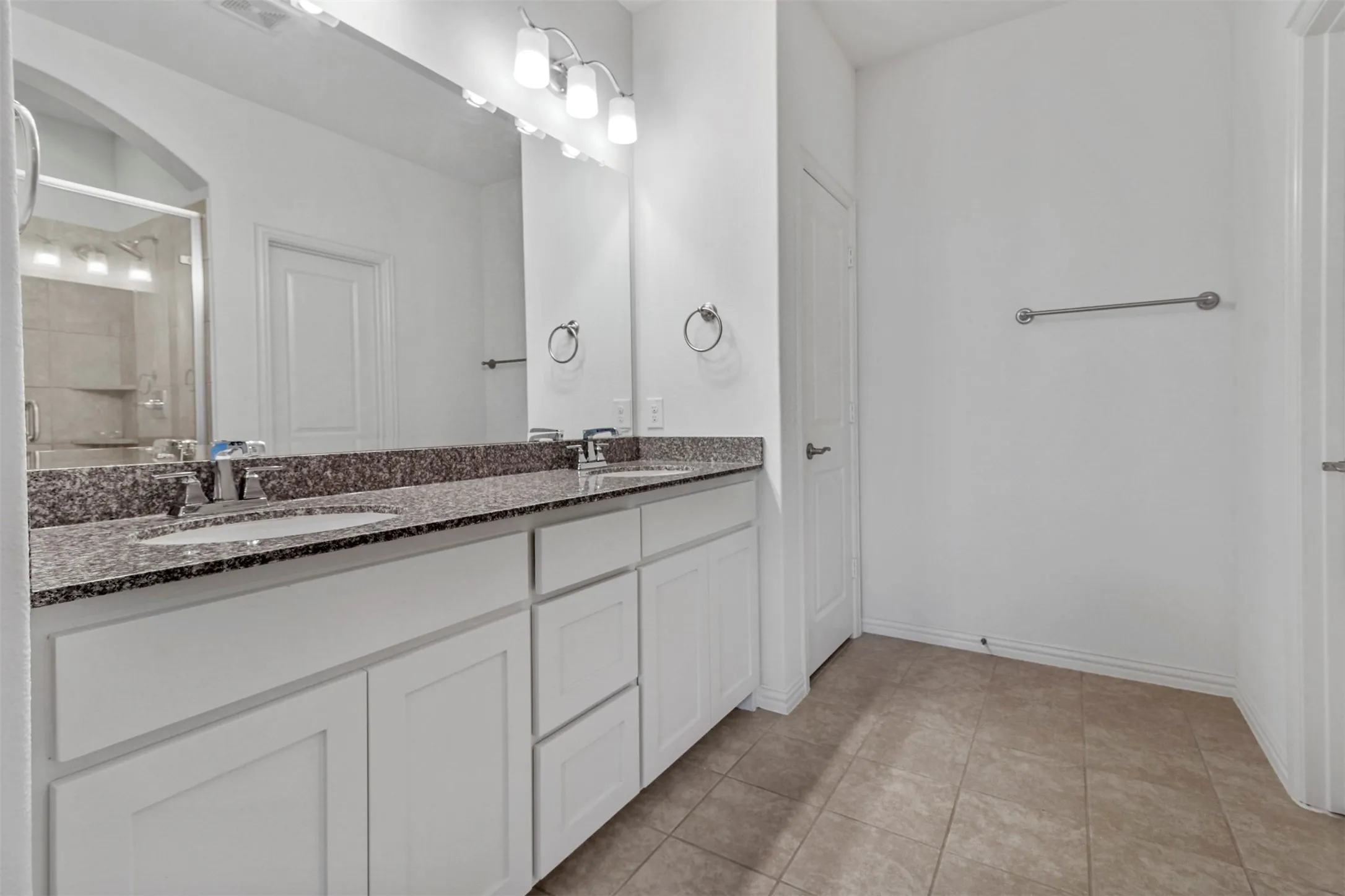 Townhouse For Rent in Collin County , 5208 Mcpherson Lane, Mc Kinney, Texas 75070, 3 Bedroom, 3 Bathroom, 2 Garage spaces, 1,695 Sqft, built in 2018, mls#21295531, Real Estate Agent in Mc Kinney, Homes For Rent in Collin county, Homes For Rent in Mc Kinney, Realtor in Mc Kinney Texas, Real Estate Brokerage Independent Realty Texas, Luminita Cordes Realtor