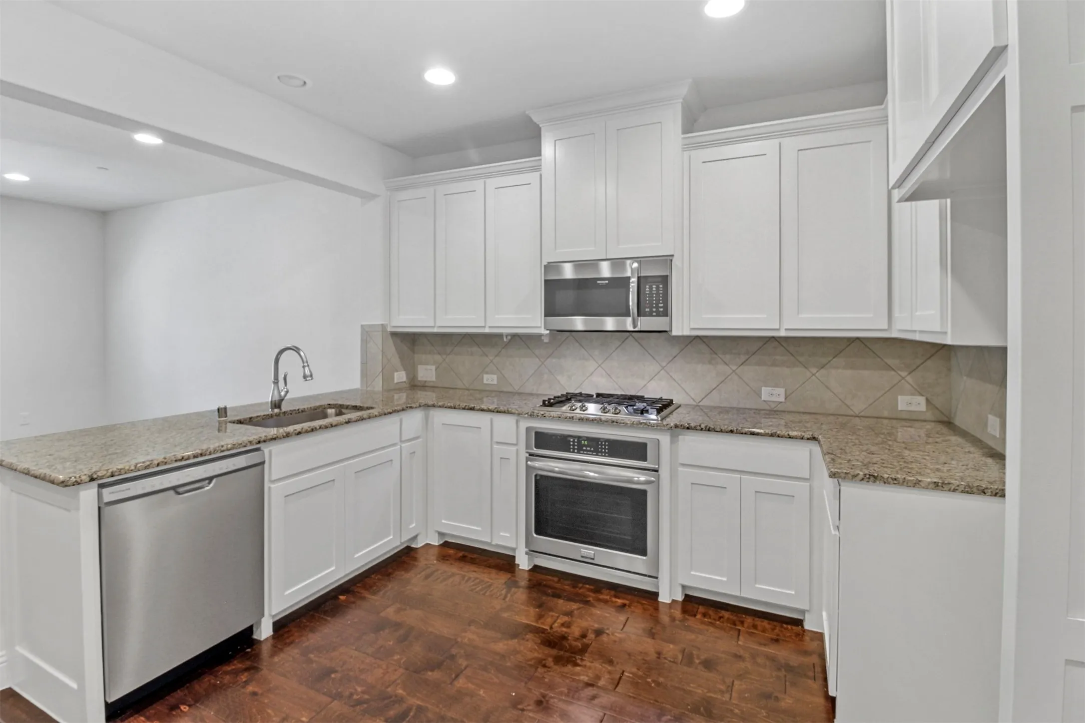 Townhouse For Rent in Collin County , 5208 Mcpherson Lane, Mc Kinney, Texas 75070, 3 Bedroom, 3 Bathroom, 2 Garage spaces, 1,695 Sqft, built in 2018, mls#21295531, Real Estate Agent in Mc Kinney, Homes For Rent in Collin county, Homes For Rent in Mc Kinney, Realtor in Mc Kinney Texas, Real Estate Brokerage Independent Realty Texas, Luminita Cordes Realtor