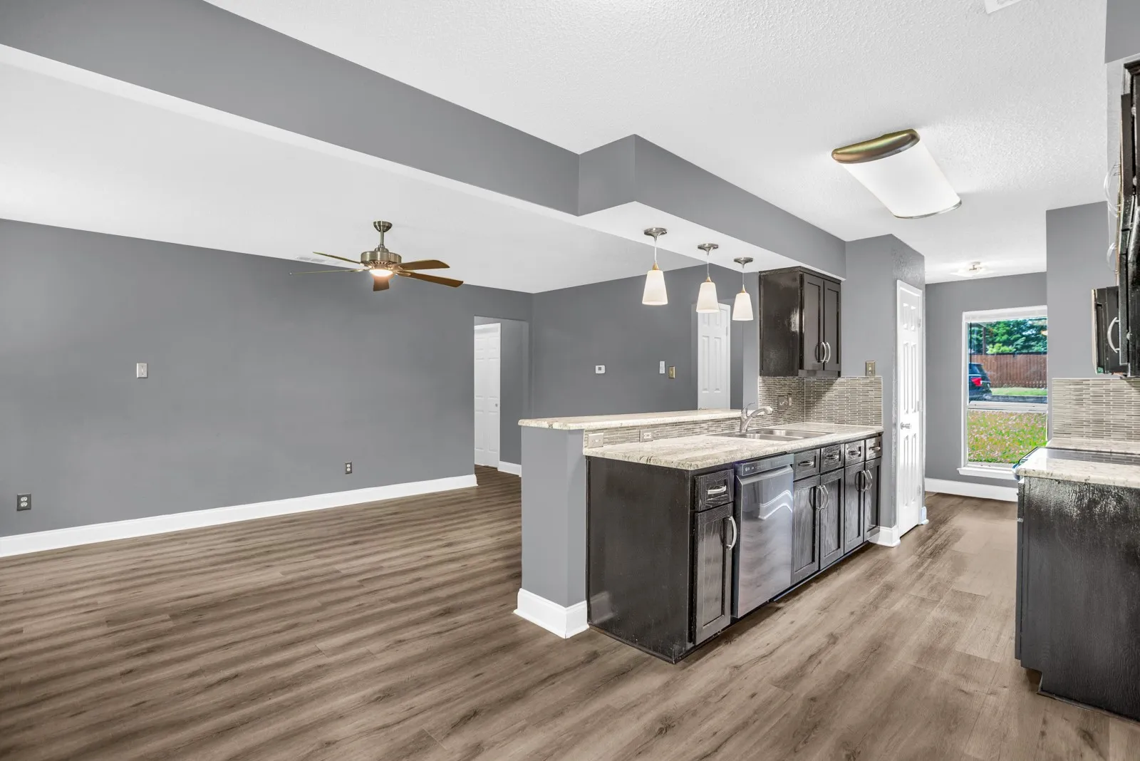 Single Family Residence For Sale in Dallas County , 4904 Brookhollow Drive, Sachse, Texas 75048, 3 Bedroom, 2 Bathroom, 1 Garage spaces, 1,276 Sqft, built in 1983, mls#21295512, Real Estate Agent in Sachse, Homes For Sale in Dallas county, Homes For Sale in Sachse, Realtor in Sachse Texas, Real Estate Brokerage Independent Realty Texas, Luminita Cordes Realtor